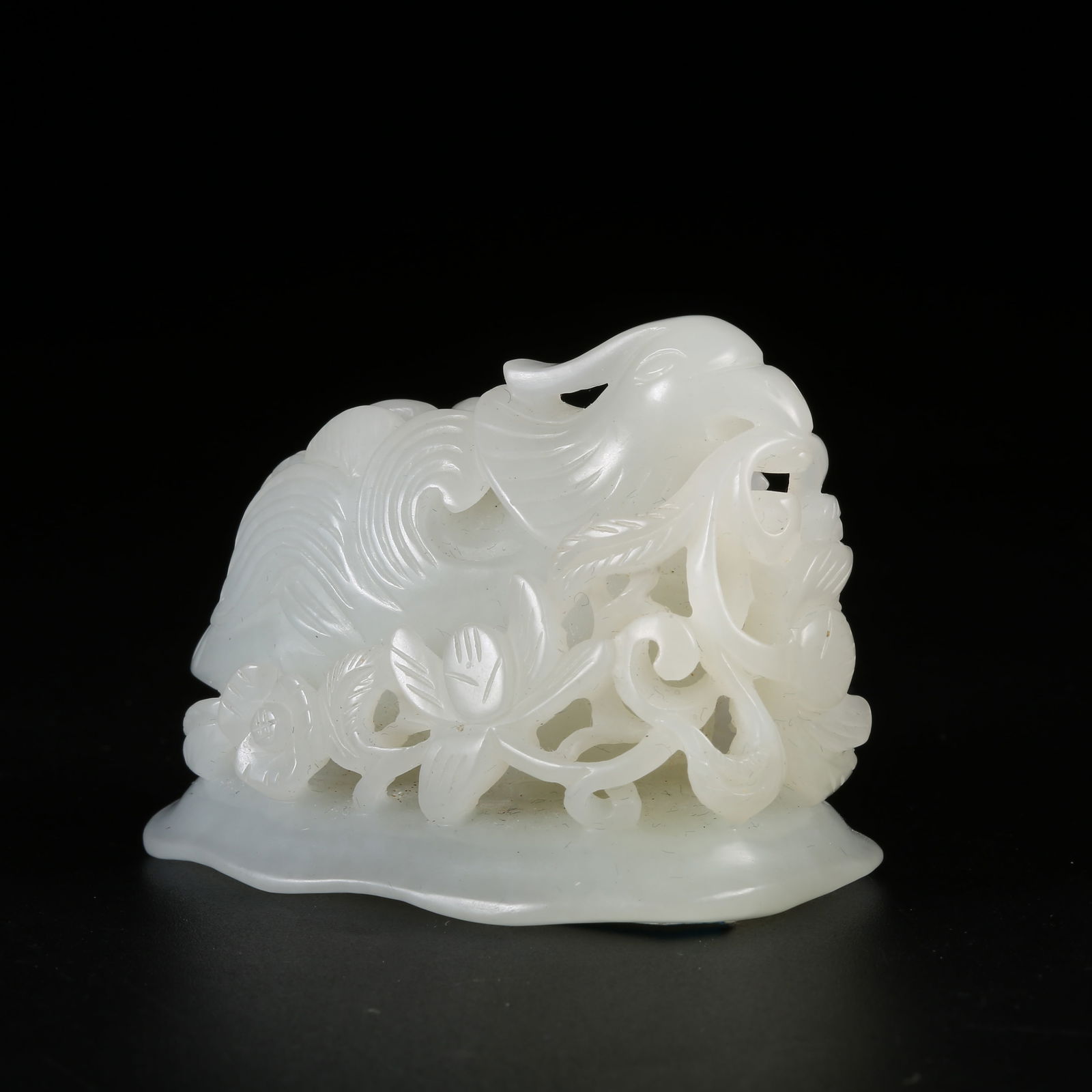 A HETIAN JADE INCENSE BURNER WITH PHOENIX HOLDING LINGZHI (1 of 8)
