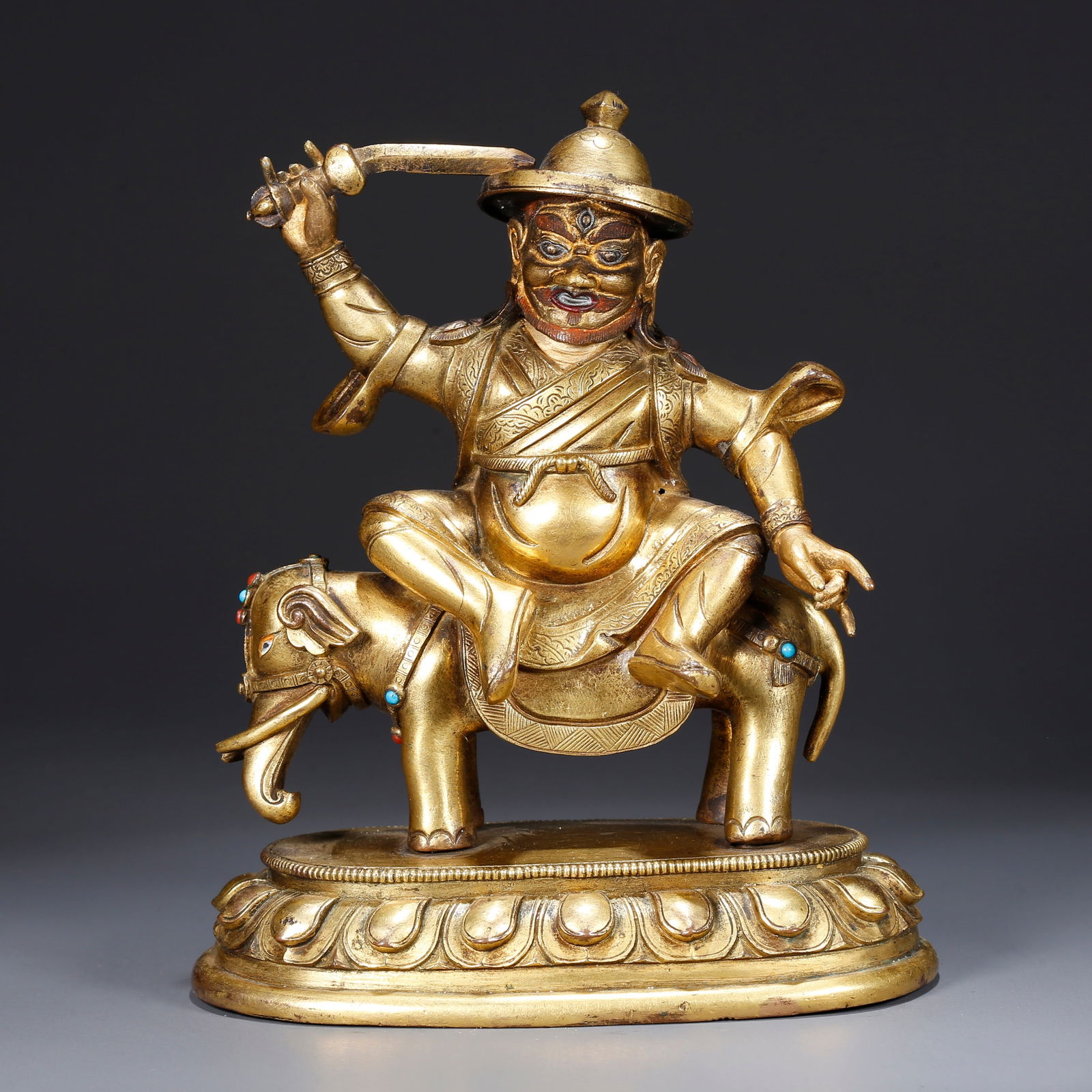 A GILDED BRONZE BUDDHA STATUE (1 of 9)