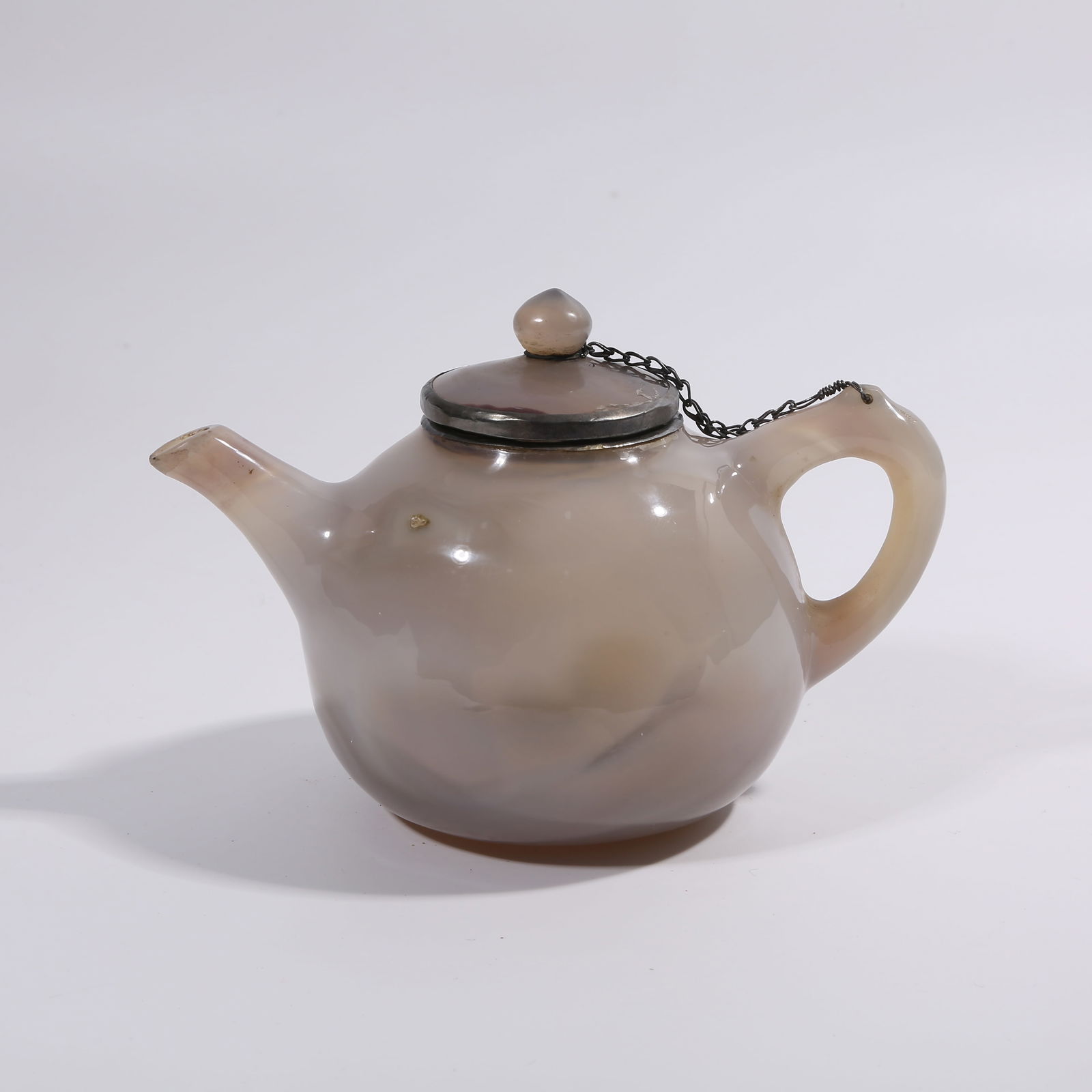 A QING DYNASTY AGATE EWER (1 of 9)