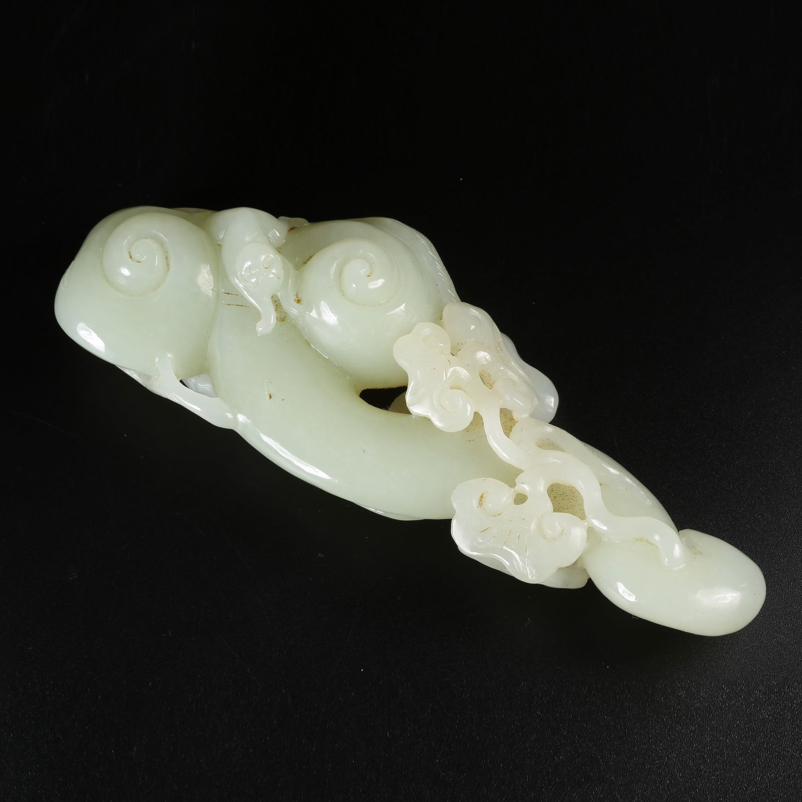 A HETIAN JADE LINGZHI RUYI SCEPTER (1 of 8)
