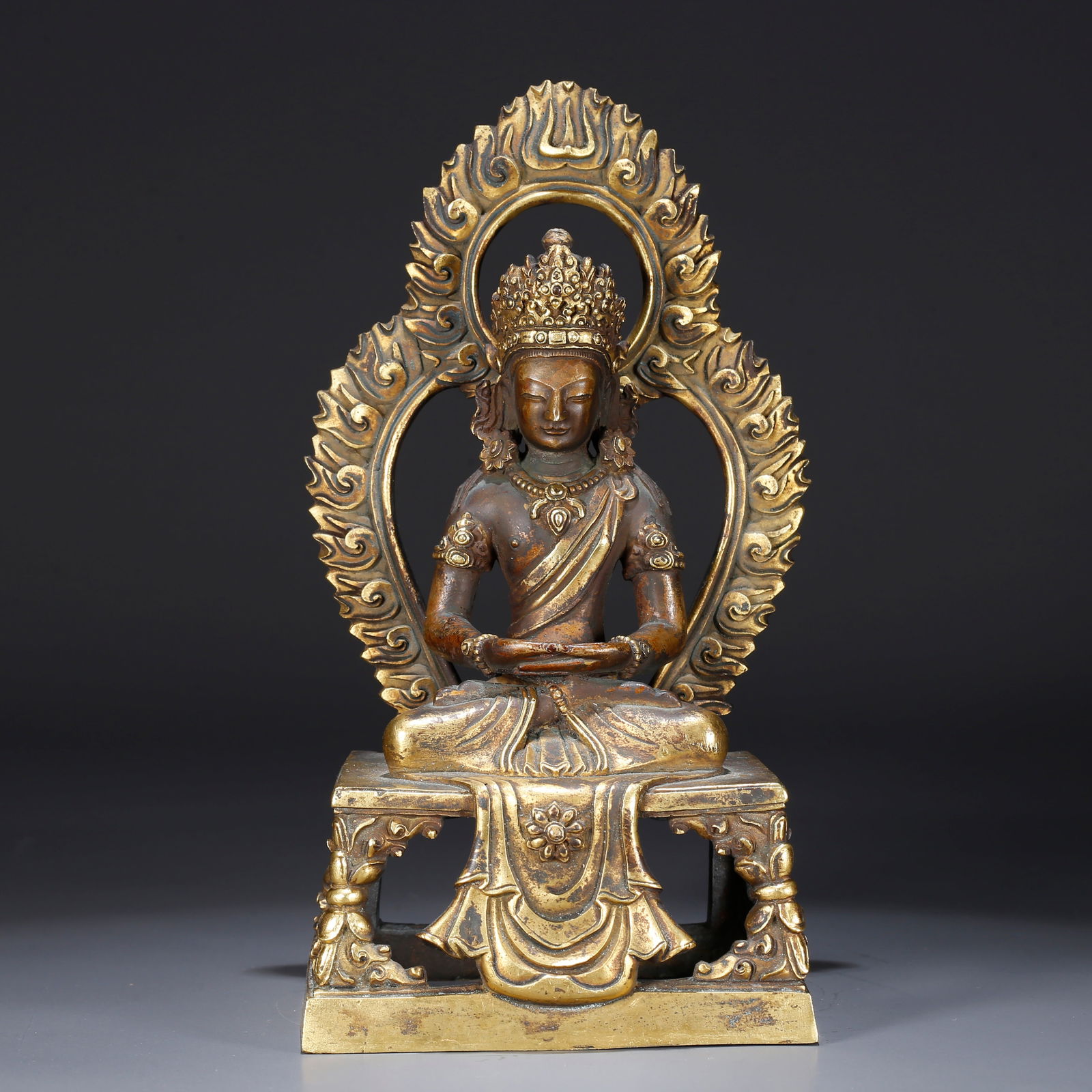 A GILT BRONZE STATUE OF AMITAYUS BUDDHA (1 of 10)