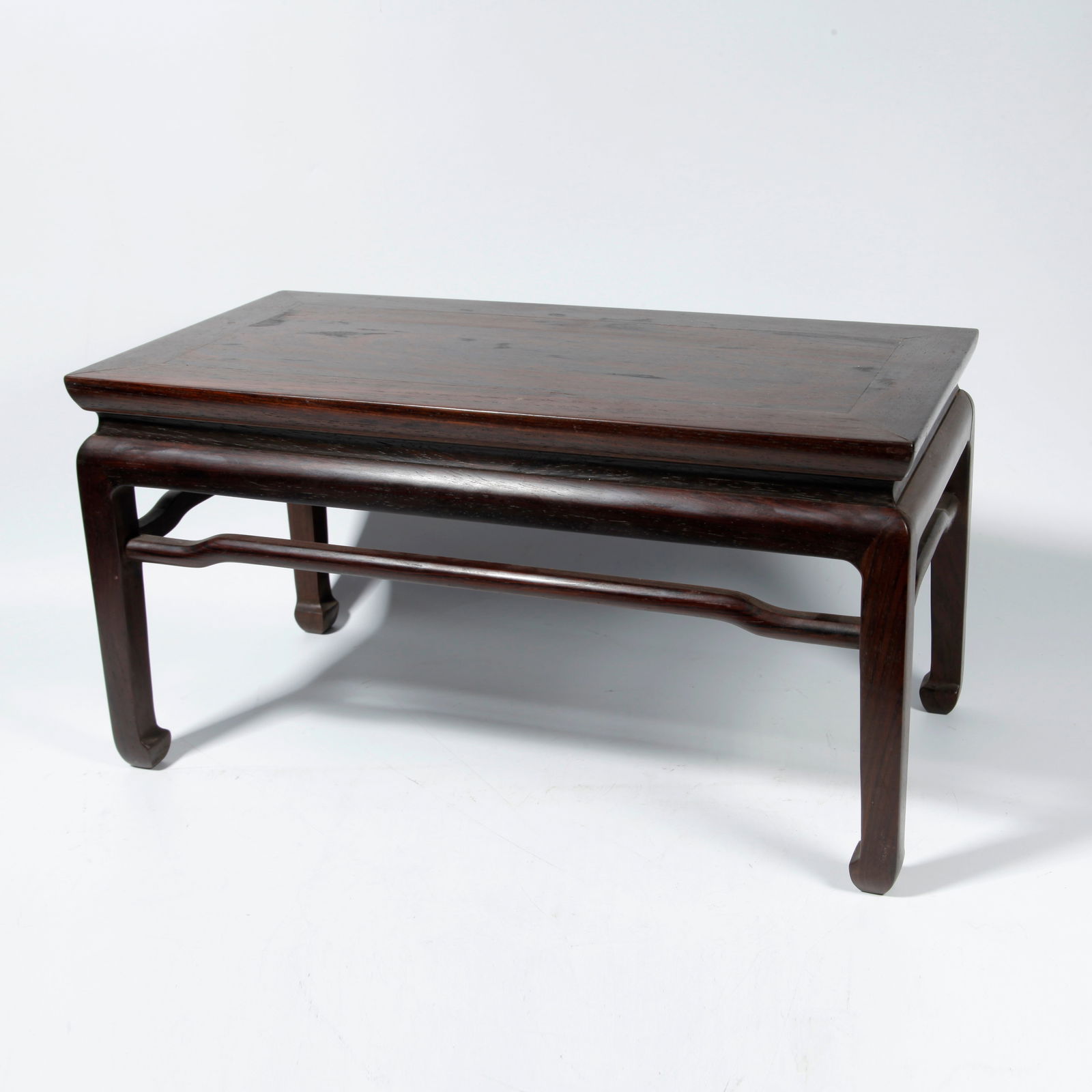 A ZITAN WOOD SMALL TEA TABLE (1 of 9)