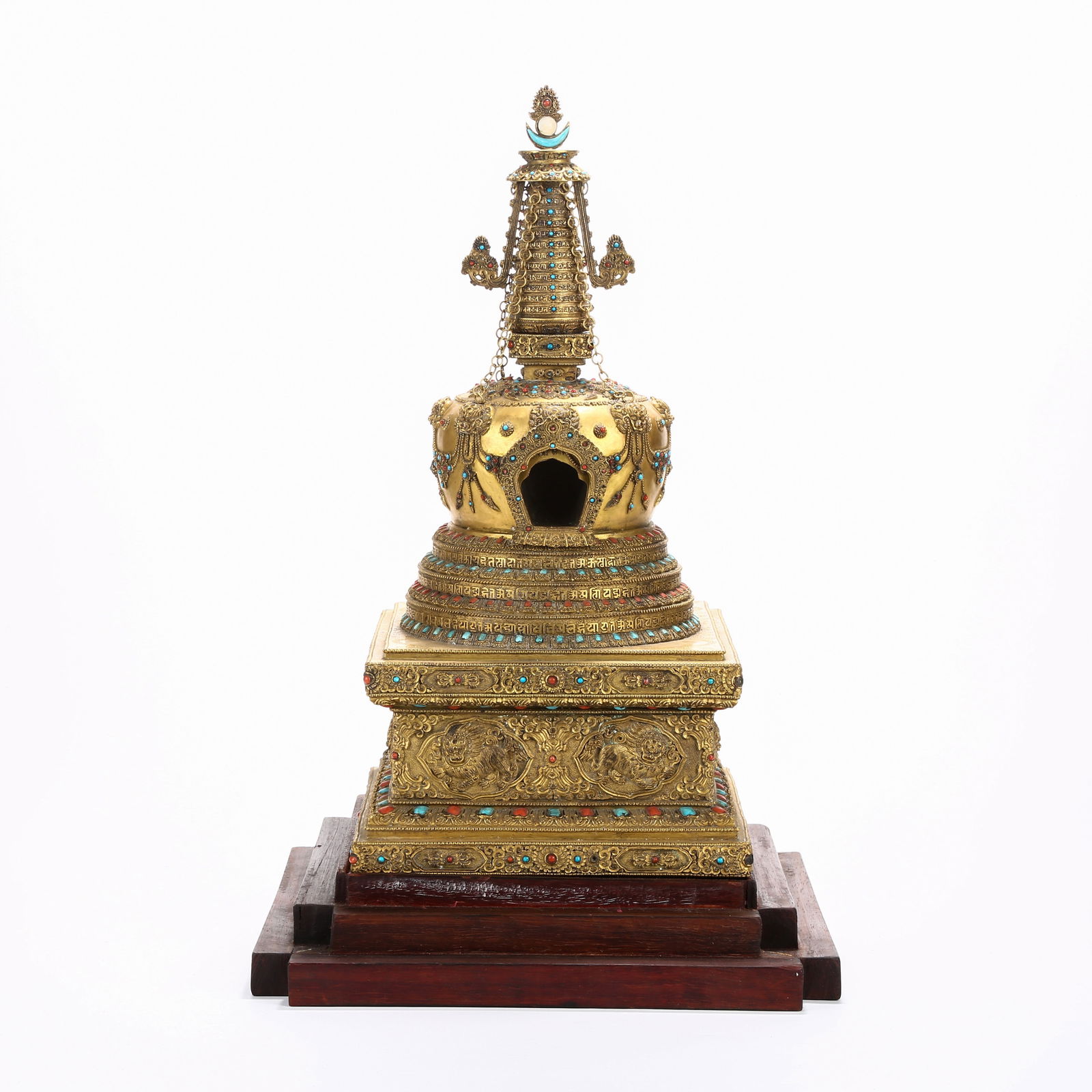 A GILT BRONZE STUPA (1 of 10)