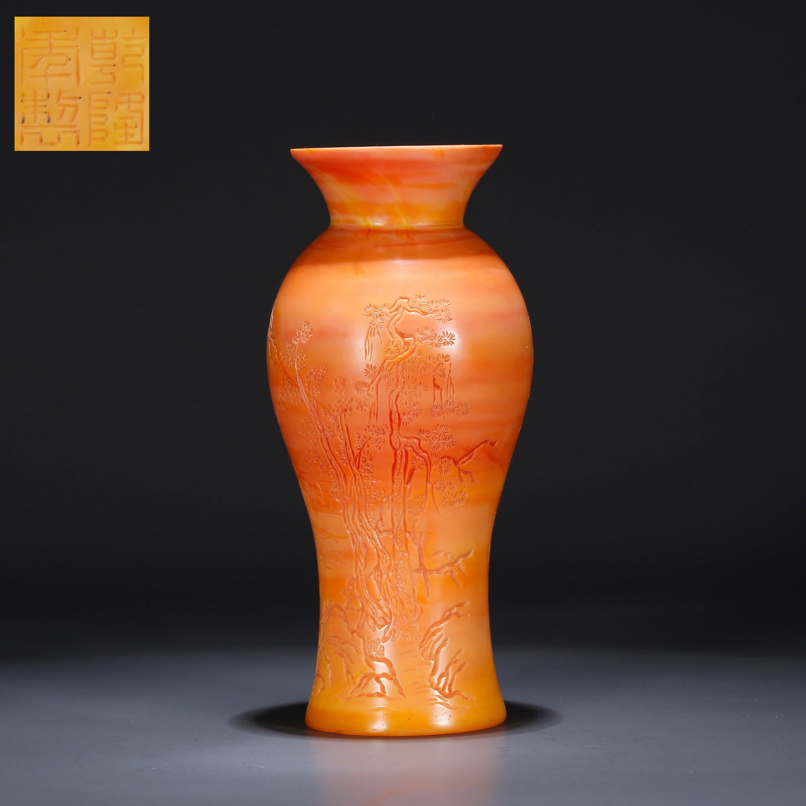 A GLASS VASE WITH CARVED POETIC INSCRIPTIONS (1 of 10)