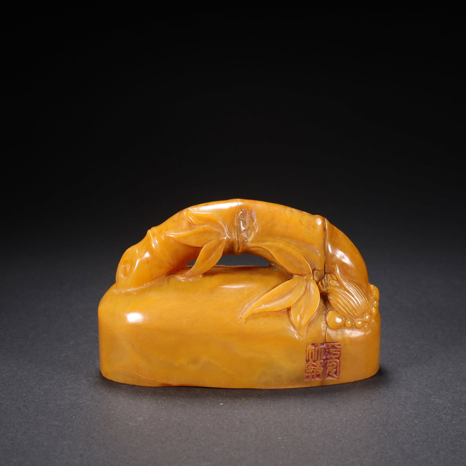A TIANHUANG STONE BAMBOO-SEGMENT KNOB SEAL: Tianhuang Stone Bamboo-Segment Knob Seal