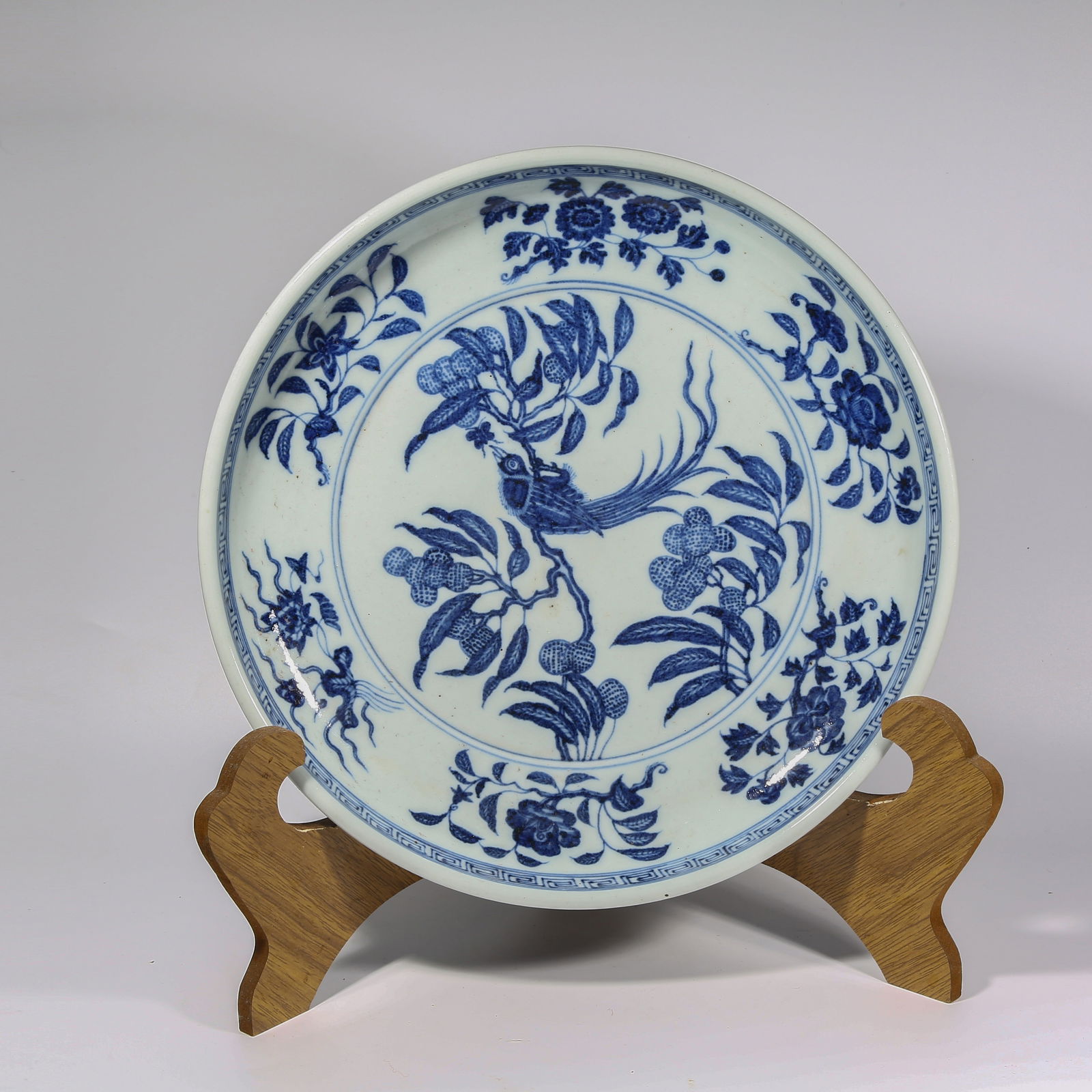 A BLUE AND WHITE FLOWERING BRANCH FRUIT MOTIF LARGE DISH (1 of 8)