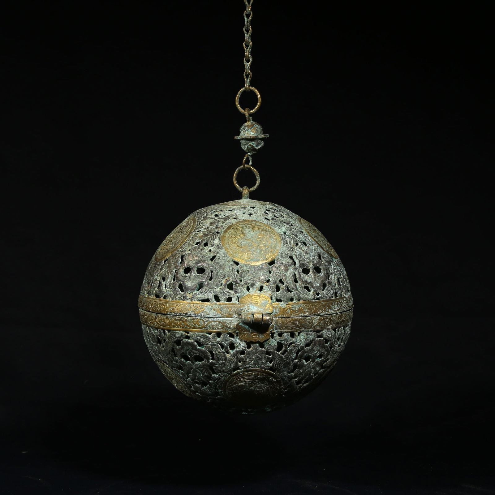 A GILDED BRONZE INCENSE SACHET (1 of 9)