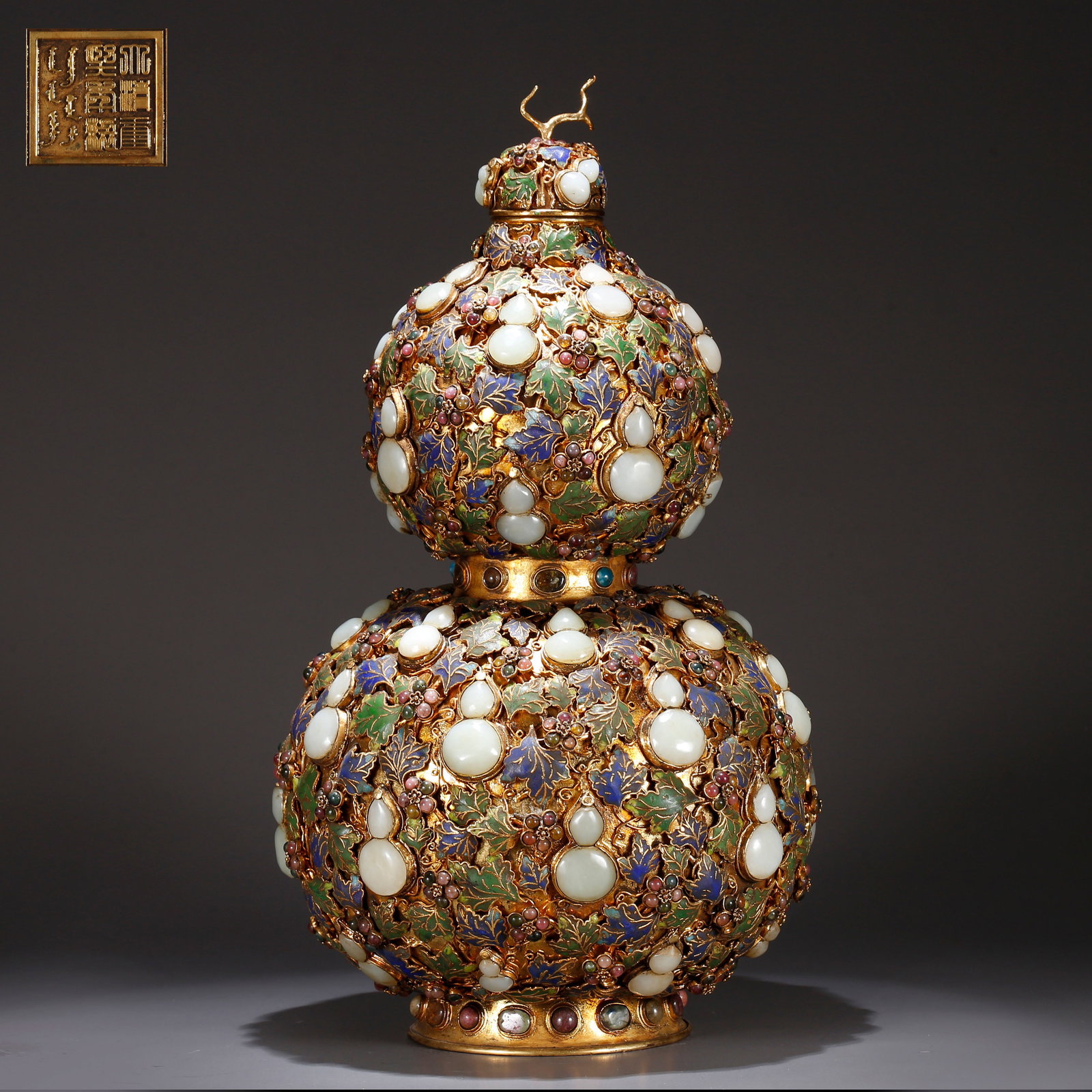 A GILT BRONZE GOURD-SHAPED LIDDED VASE (1 of 11)