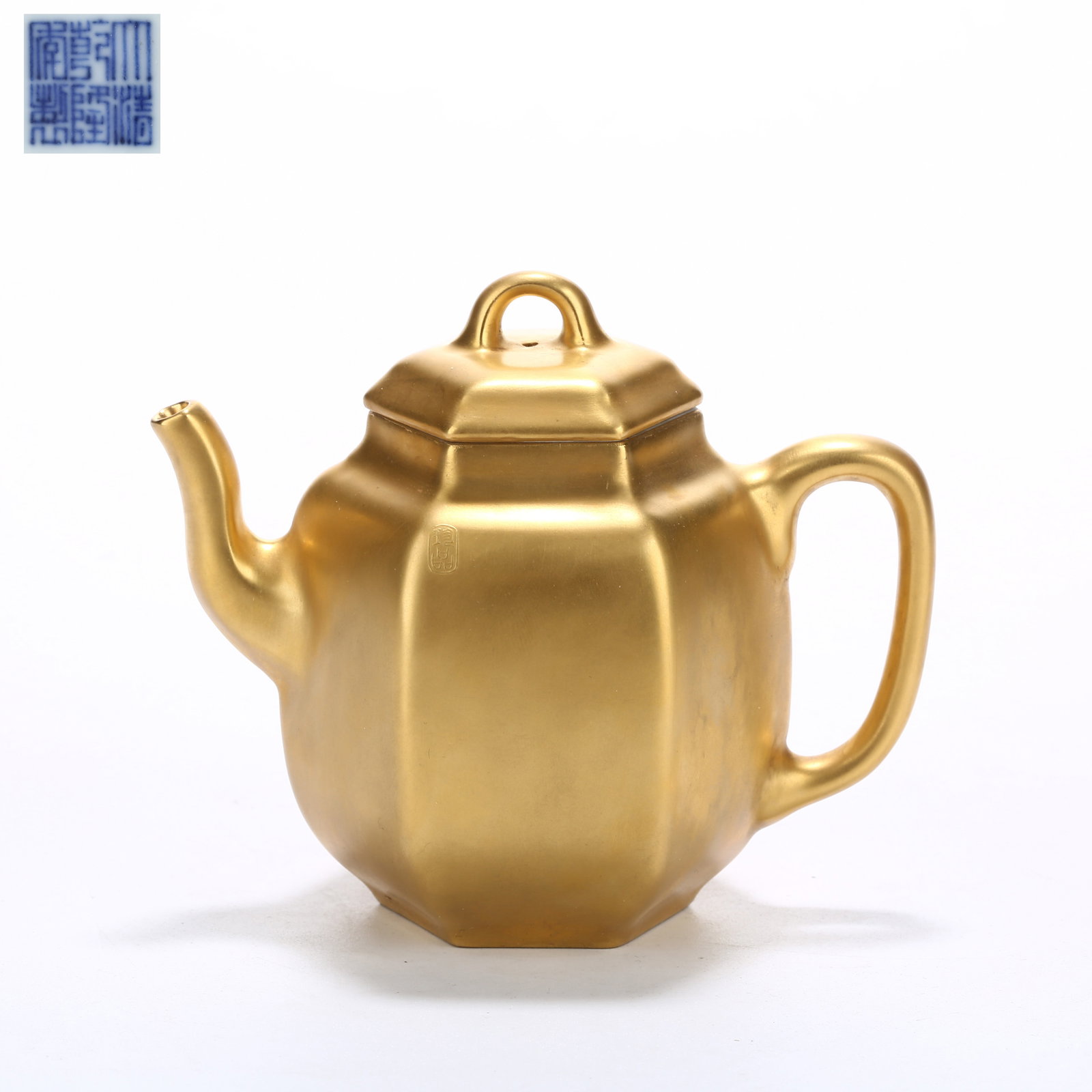 A GOLD-GLAZED HEXAGONAL TEAPOT (1 of 10)