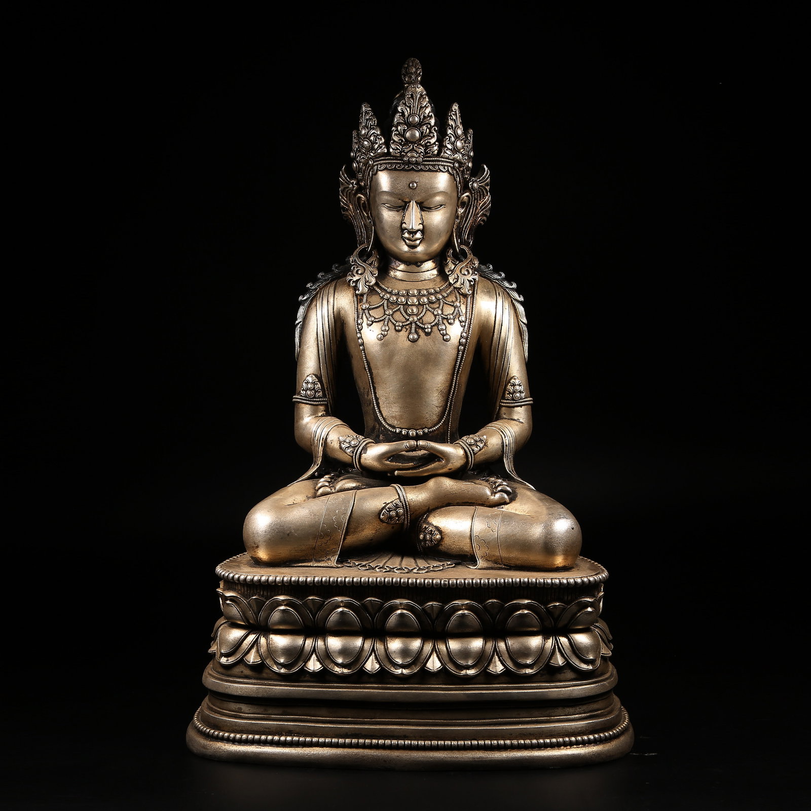 A GILT BRONZE AMITAYUS BUDDHA STATUE (1 of 8)