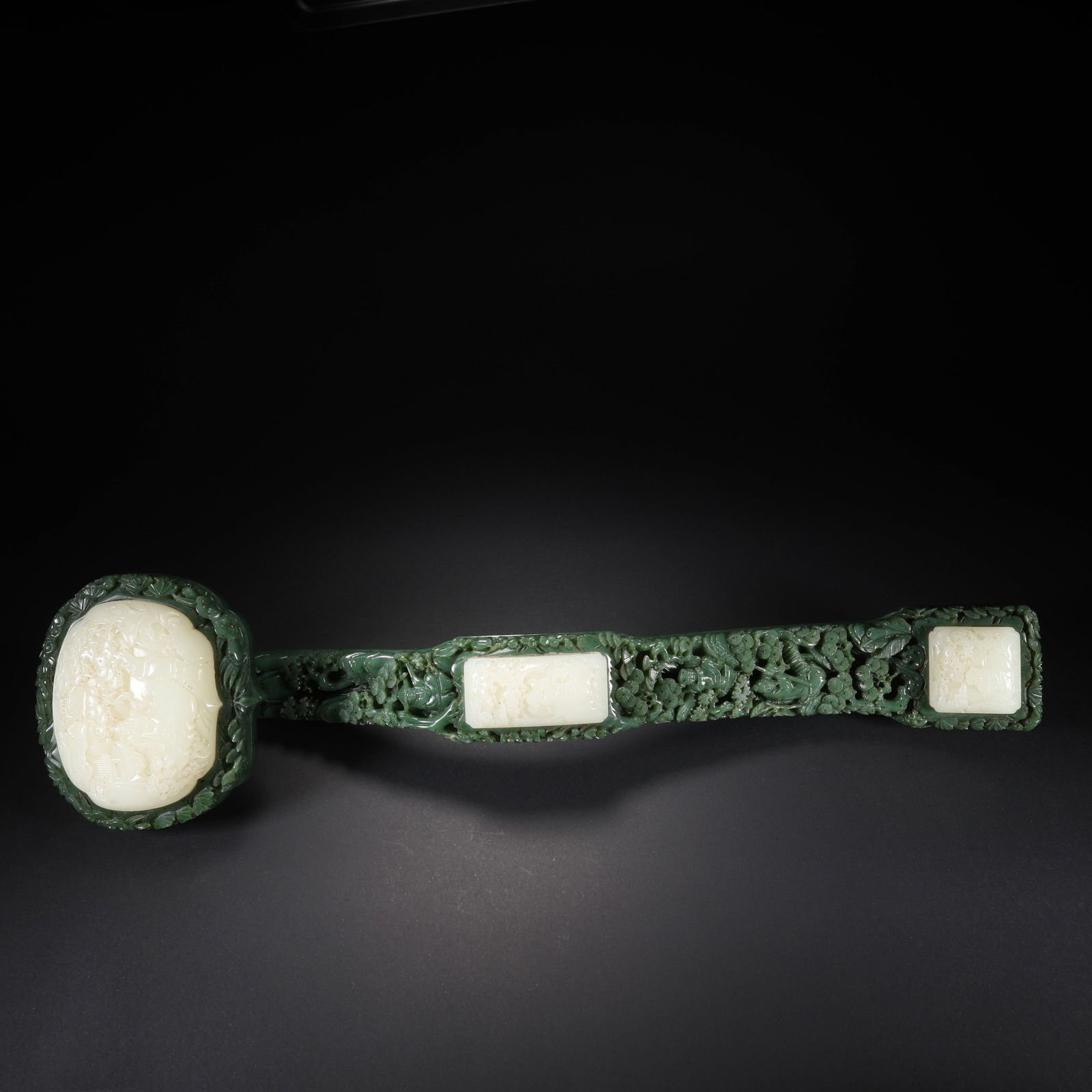A HETIAN JADE RUYI SCEPTER (1 of 9)