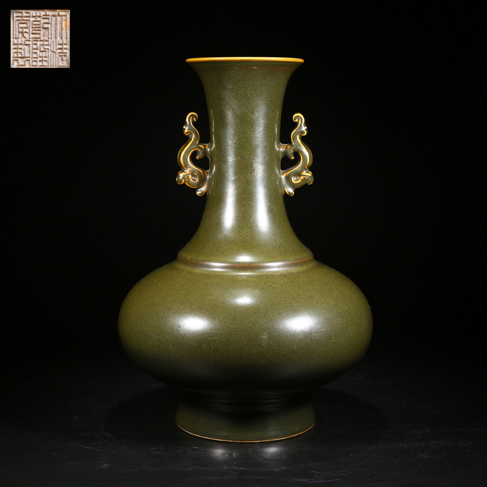 A TEA LEAF ASH GLAZE VASE WITH CHI DRAGON HANDLES (1 of 9)