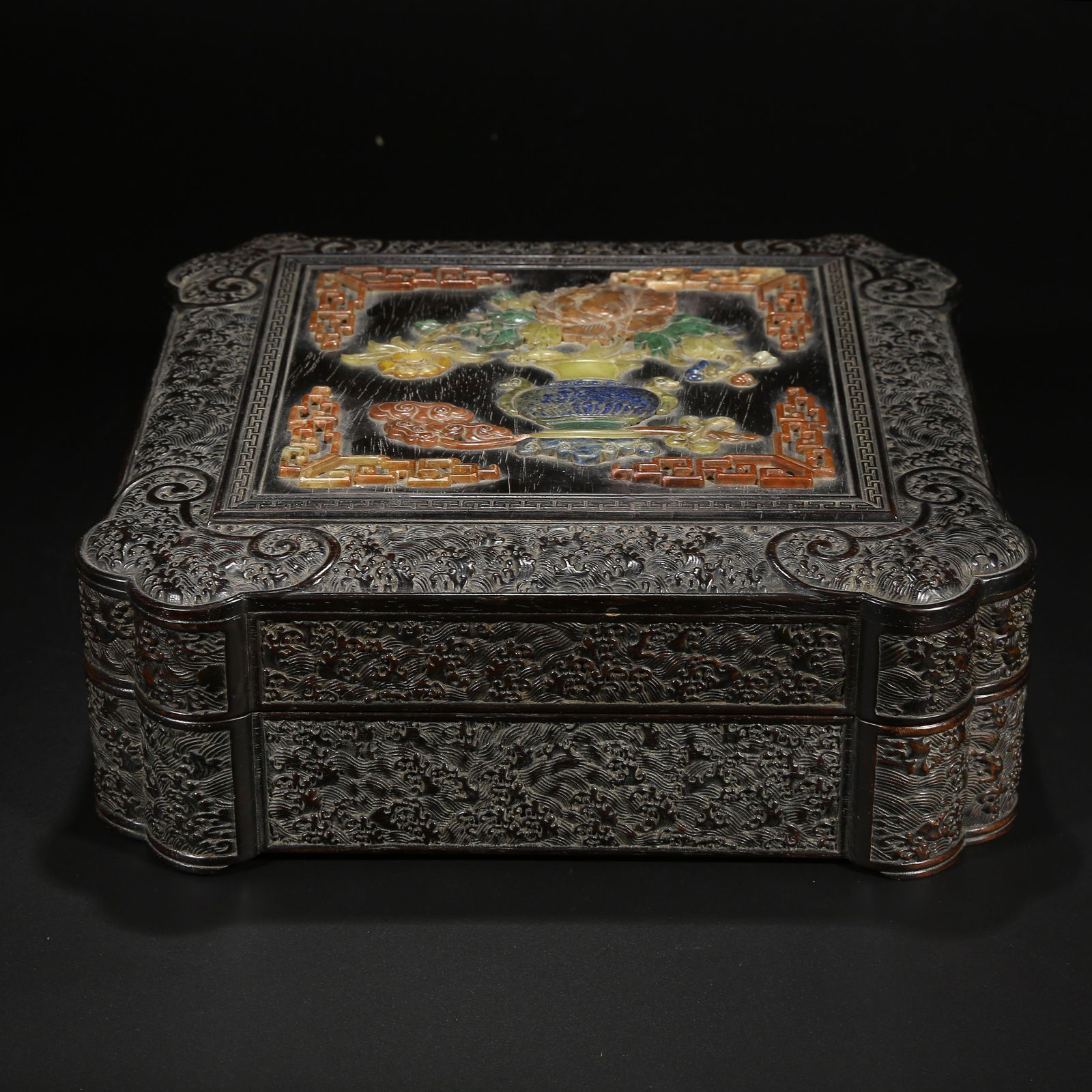 A ZITAN WOOD FLOWER INLAID COVERED BOX WITH TREASURES (1 of 9)