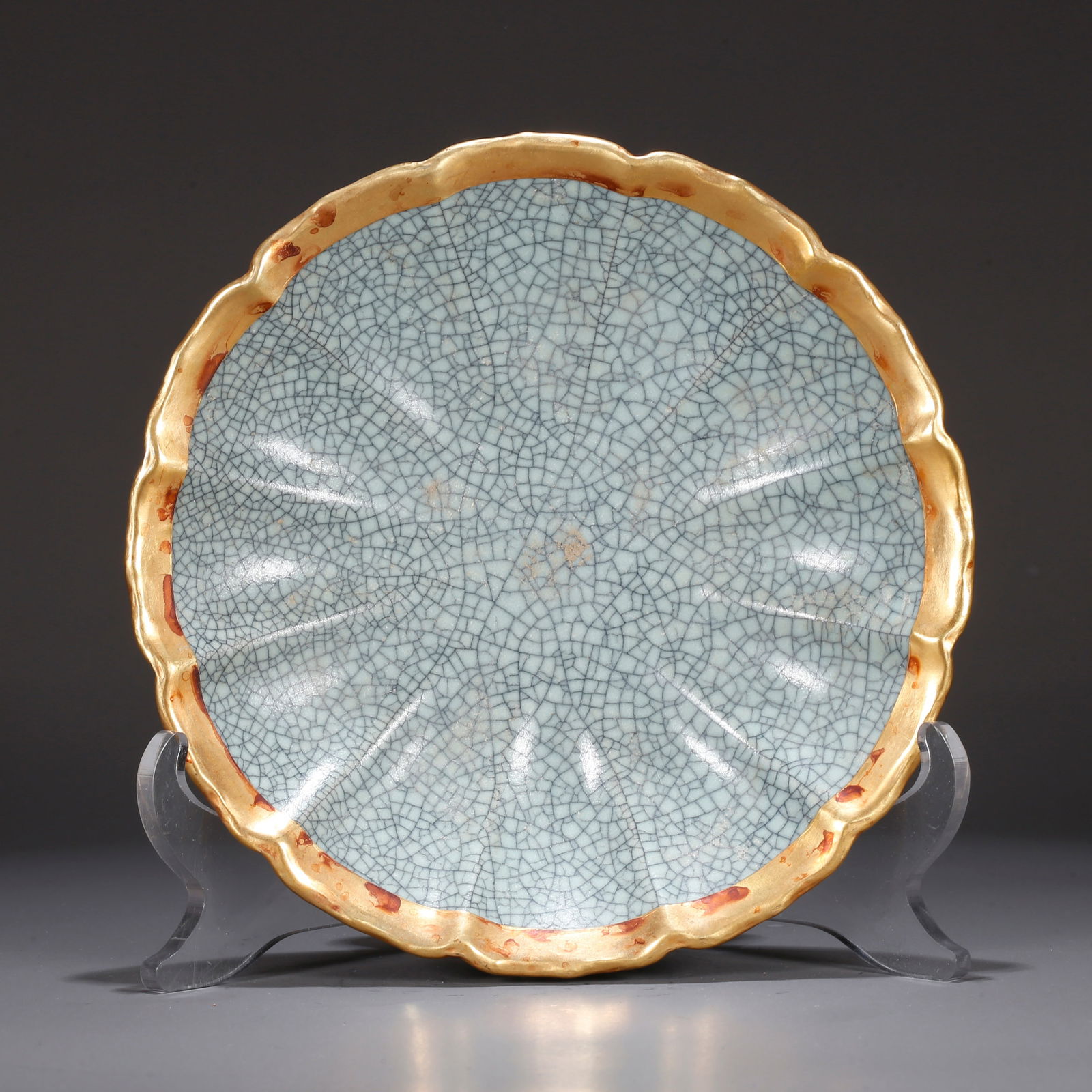 A OFFICIAL KILN GOLD-PLATED PETAL PATTERN PLATE (1 of 9)