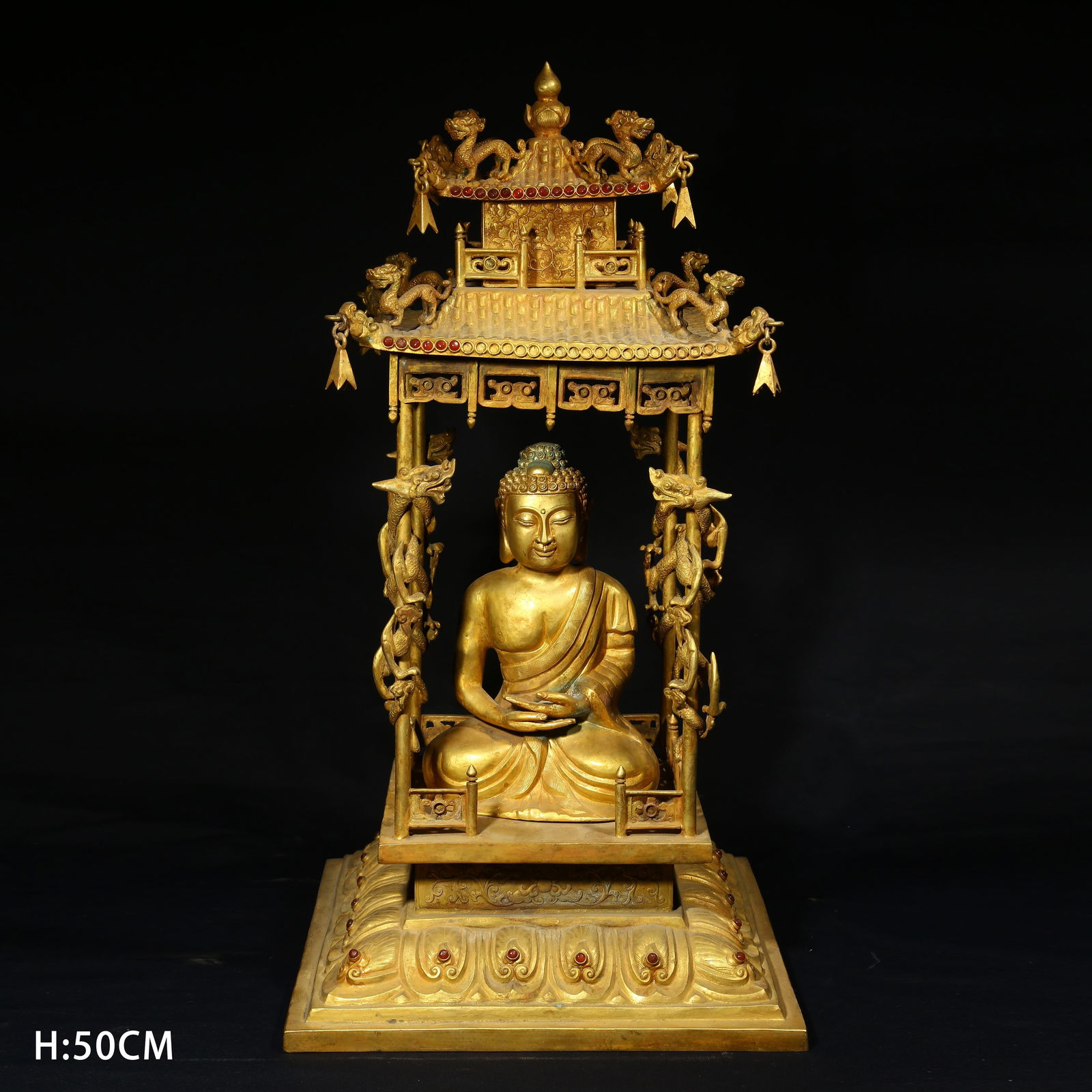 A GILDED BRONZE AMITABHA BUDDHA SCULPTURE (1 of 8)