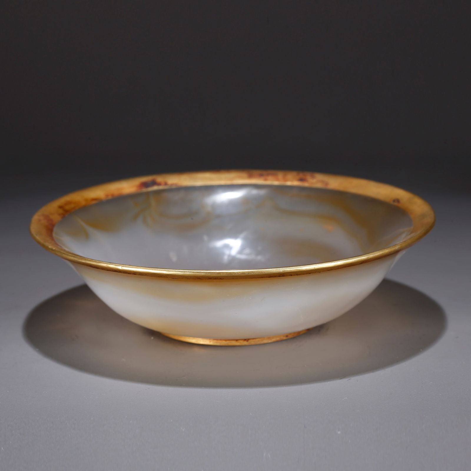 A AGATE CARVED PLATE (1 of 10)