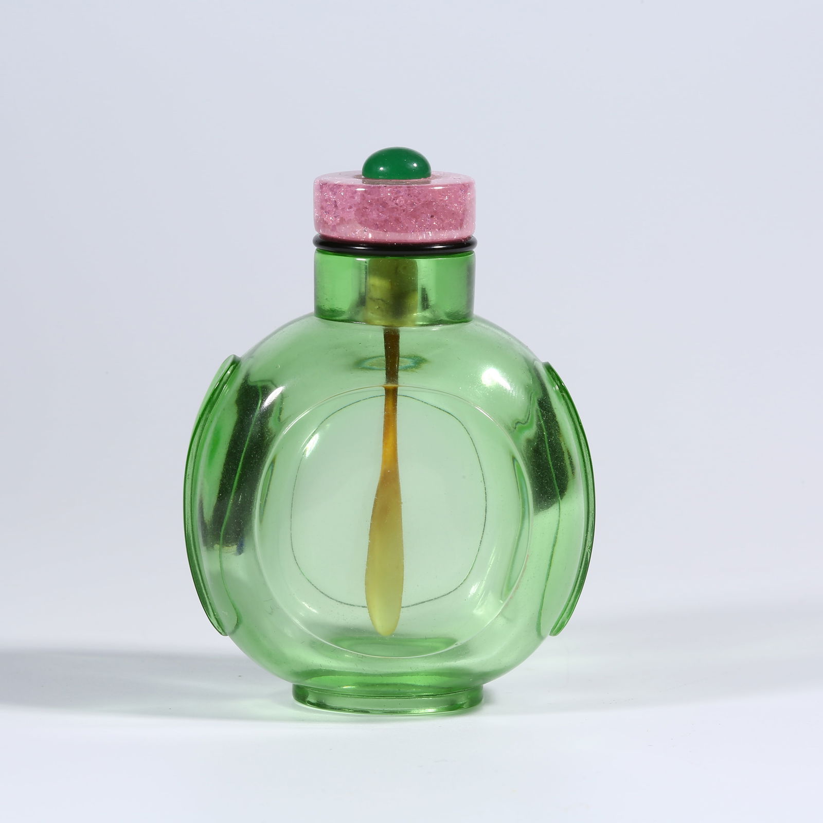 A GLASS SNUFF BOTTLE (1 of 9)