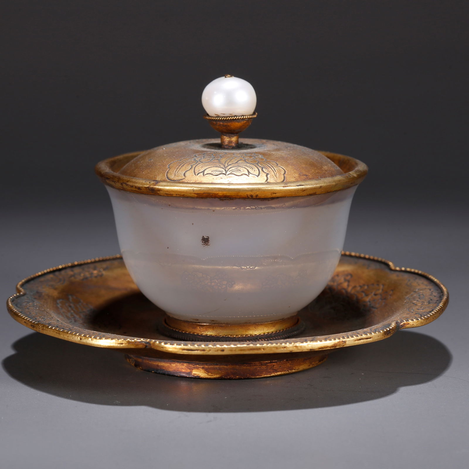 A AGATE CARVED TEA CUP (1 of 10)