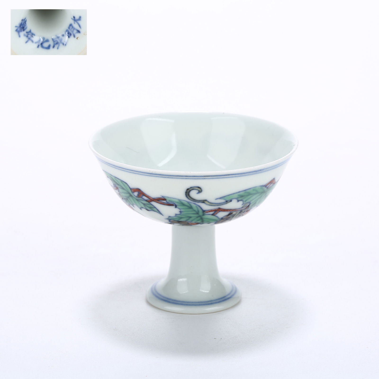 A DOUCAI GRAPE PATTERN STEM CUP - 10