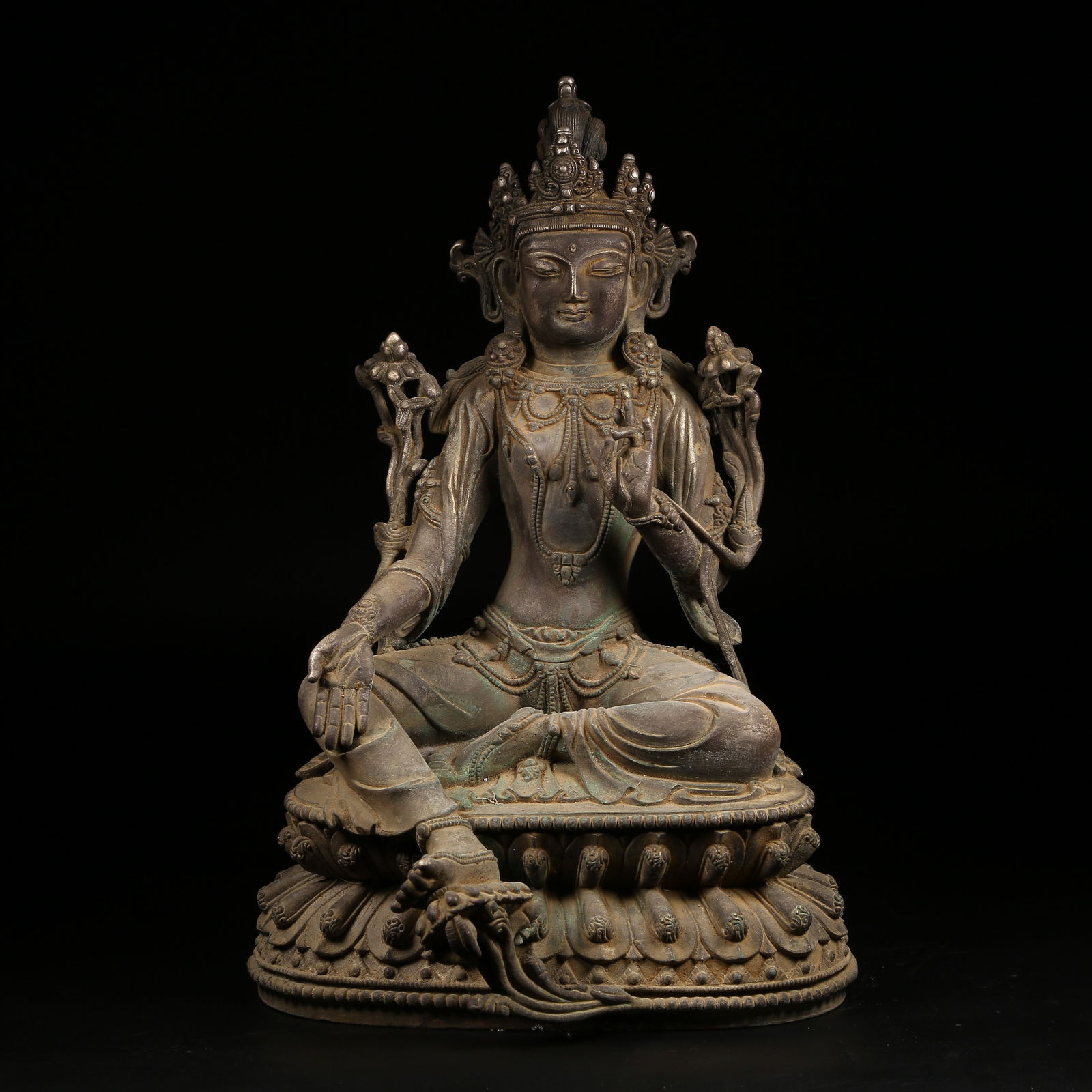 A GILT SILVER TARA STATUE (1 of 9)