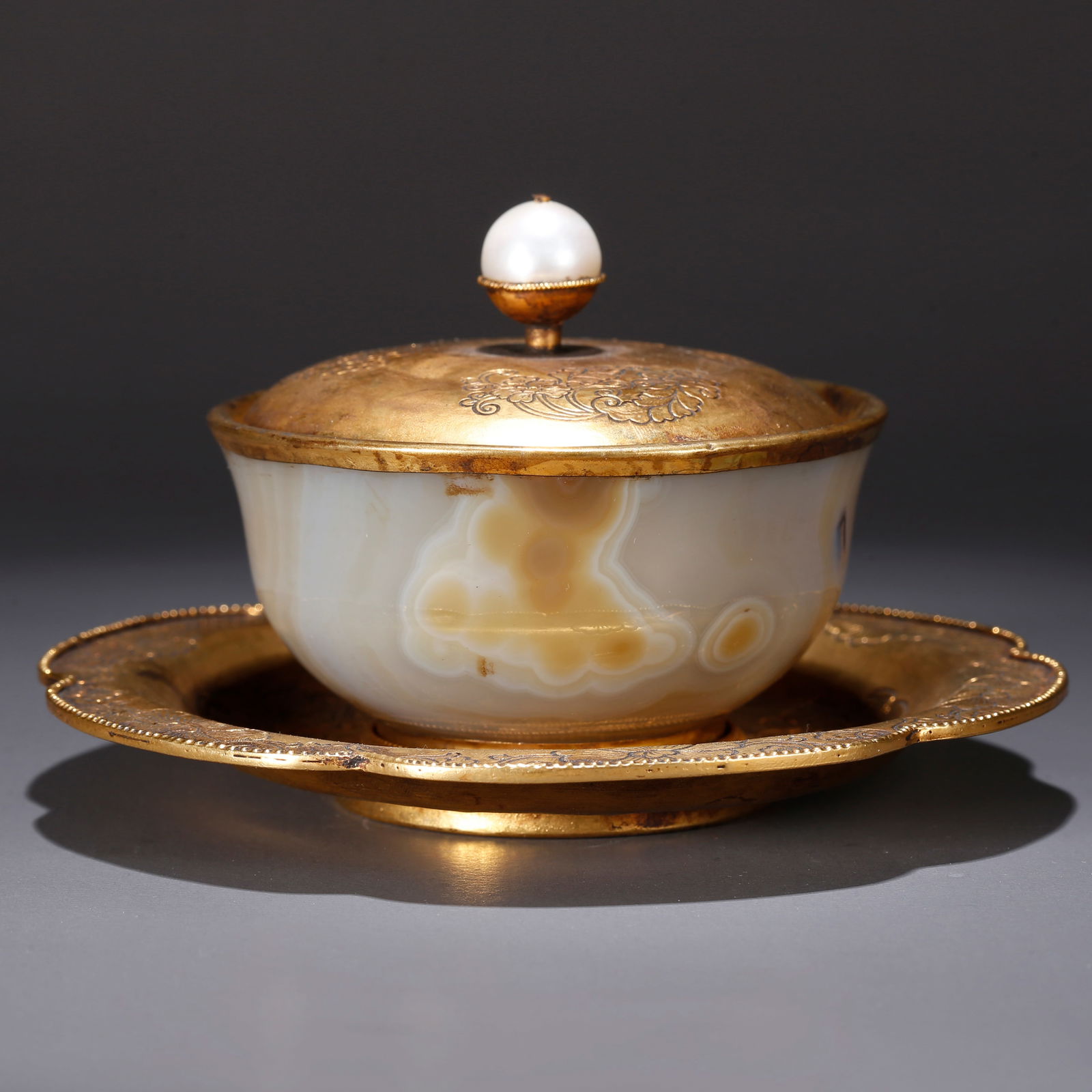 A AGATE CARVED TEA CUP (1 of 9)