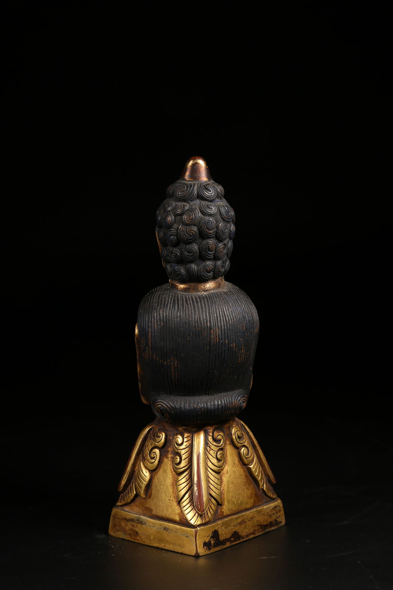 A GILT BRONZE SEAL - 7