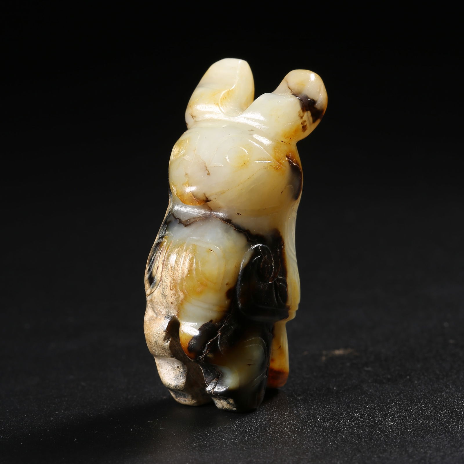 A ANCIENT JADE OWL: Ancient Jade Owl