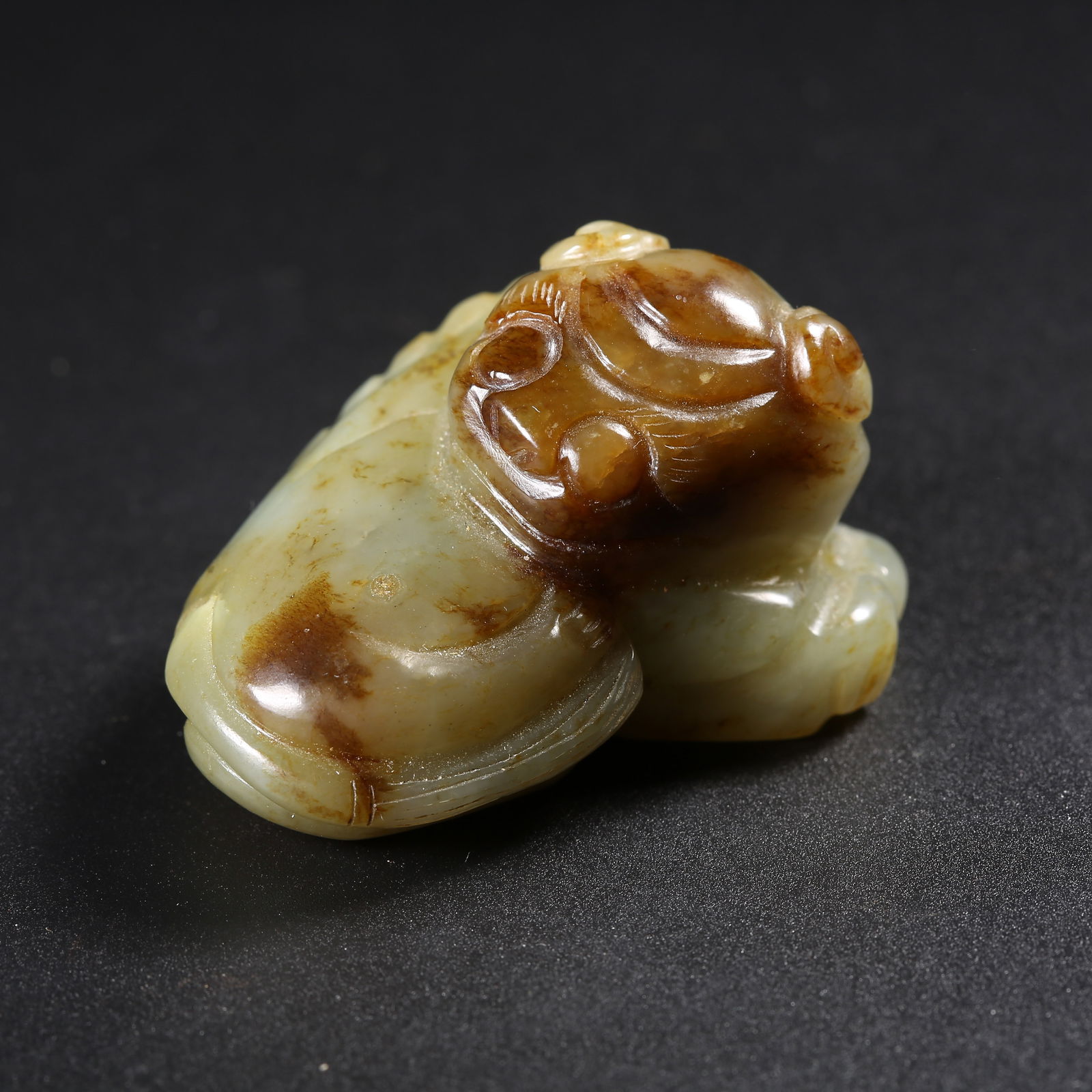 A ANCIENT JADE PENDANT WITH AUSPICIOUS BEAST DESIGN (1 of 8)