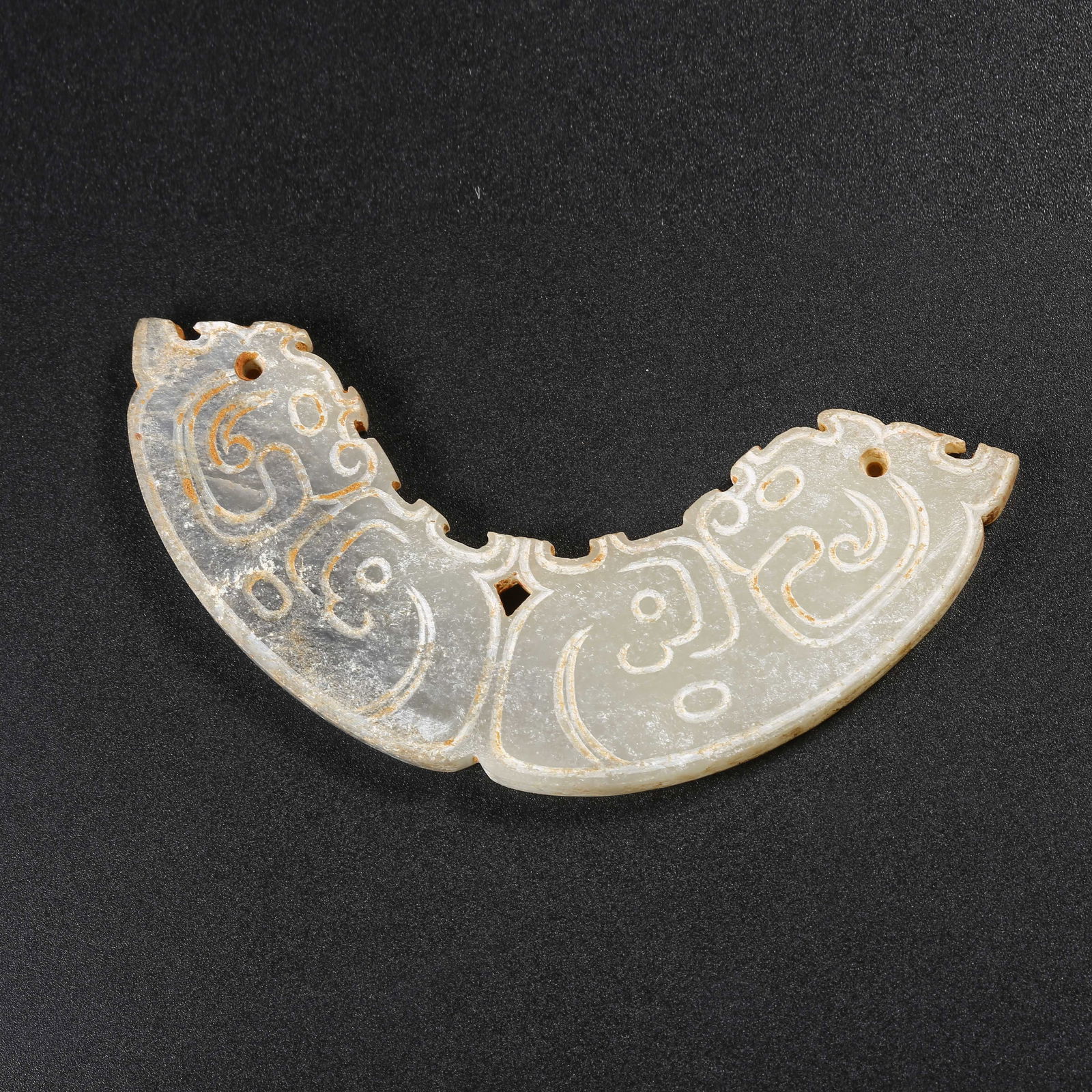 A ANCIENT JADE HUANG ORNAMENT (1 of 8)