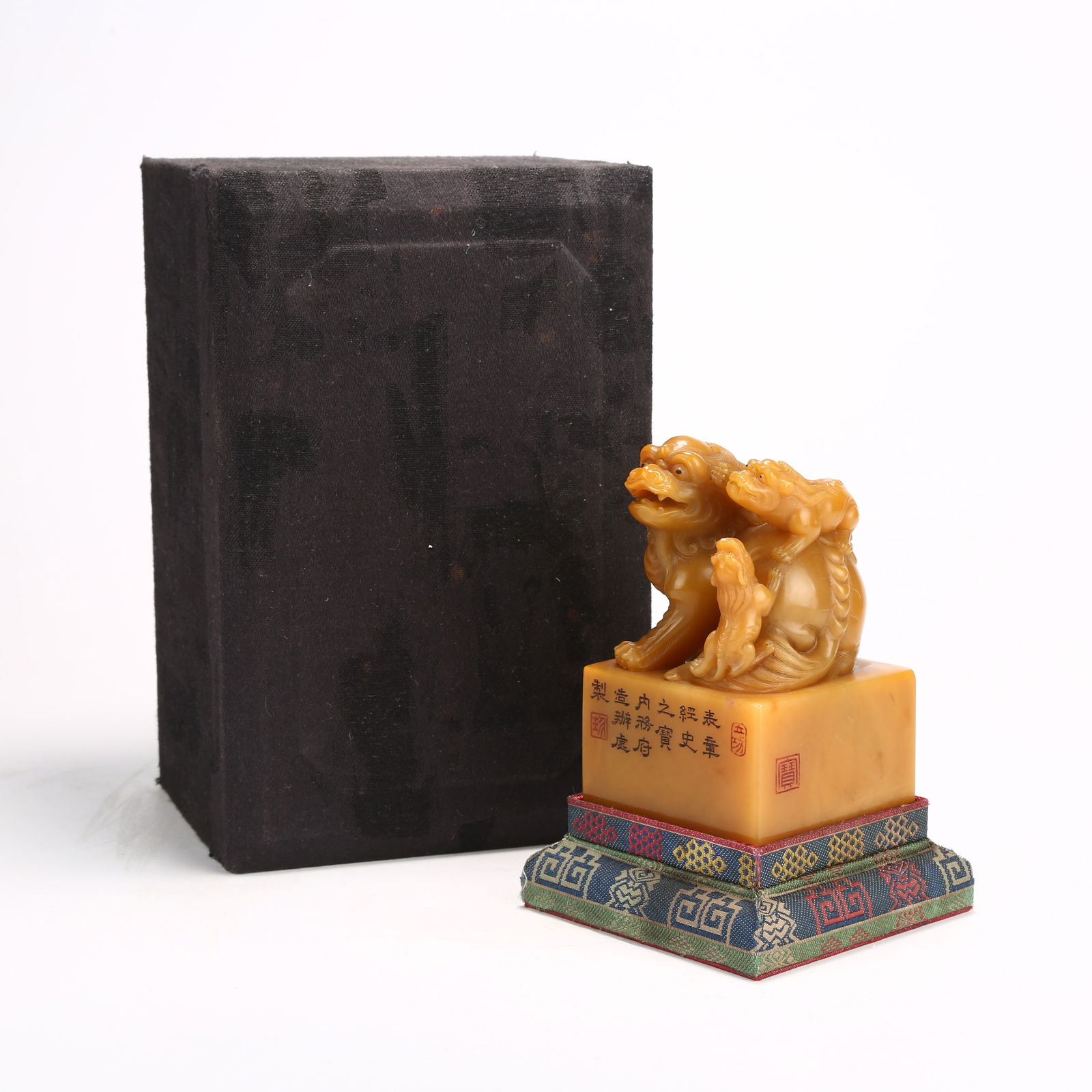 A SHOUSHAN TIANHUANG STONE SEAL WITH LION FAMILY (GREAT LION AND SMALL LION) KNOB: Shoushan Tianhuang Stone Seal with Lion Family (Great Lion and Small Lion) Knob