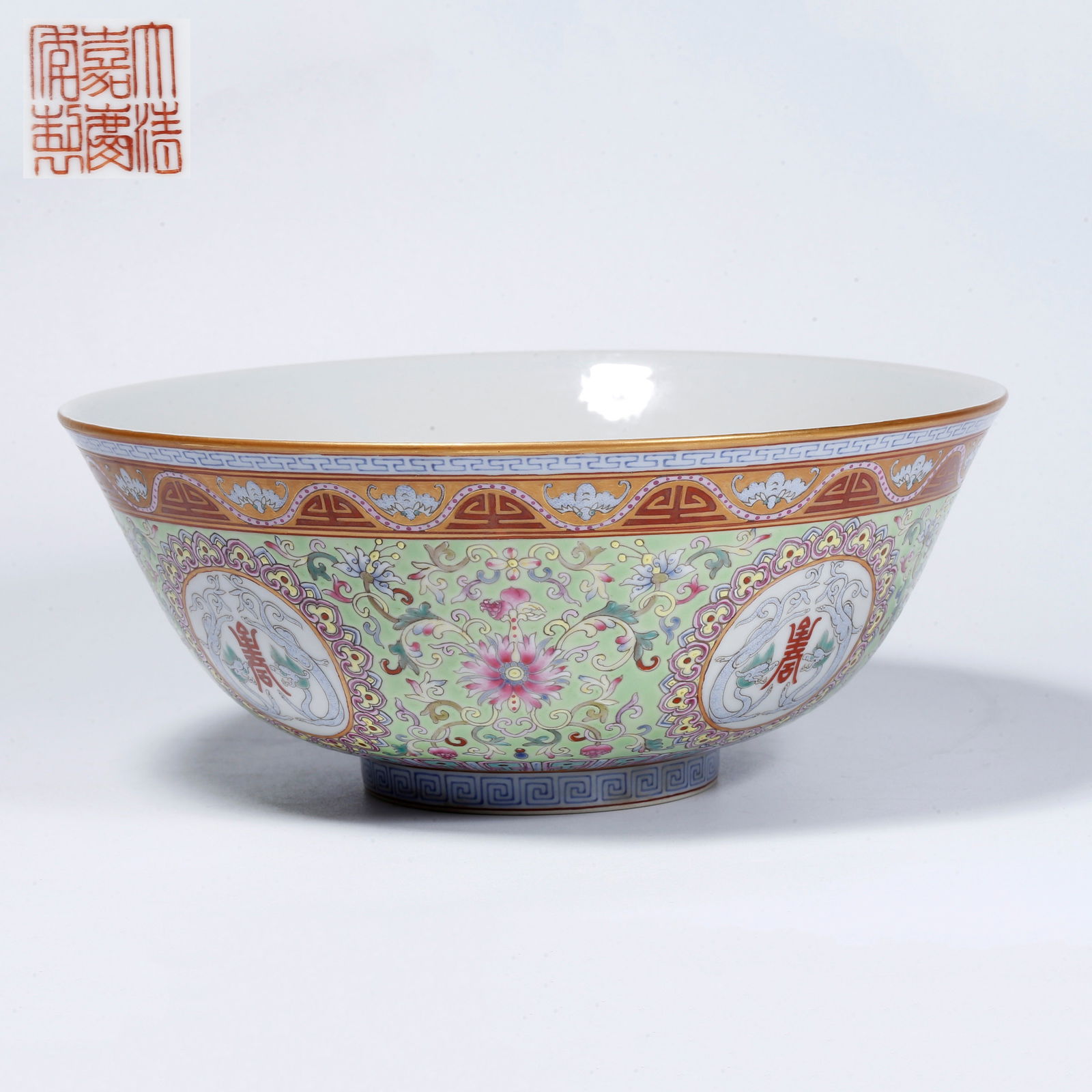 A YANGCAI BOWL WITH FLORAL DESIGN (1 of 10)
