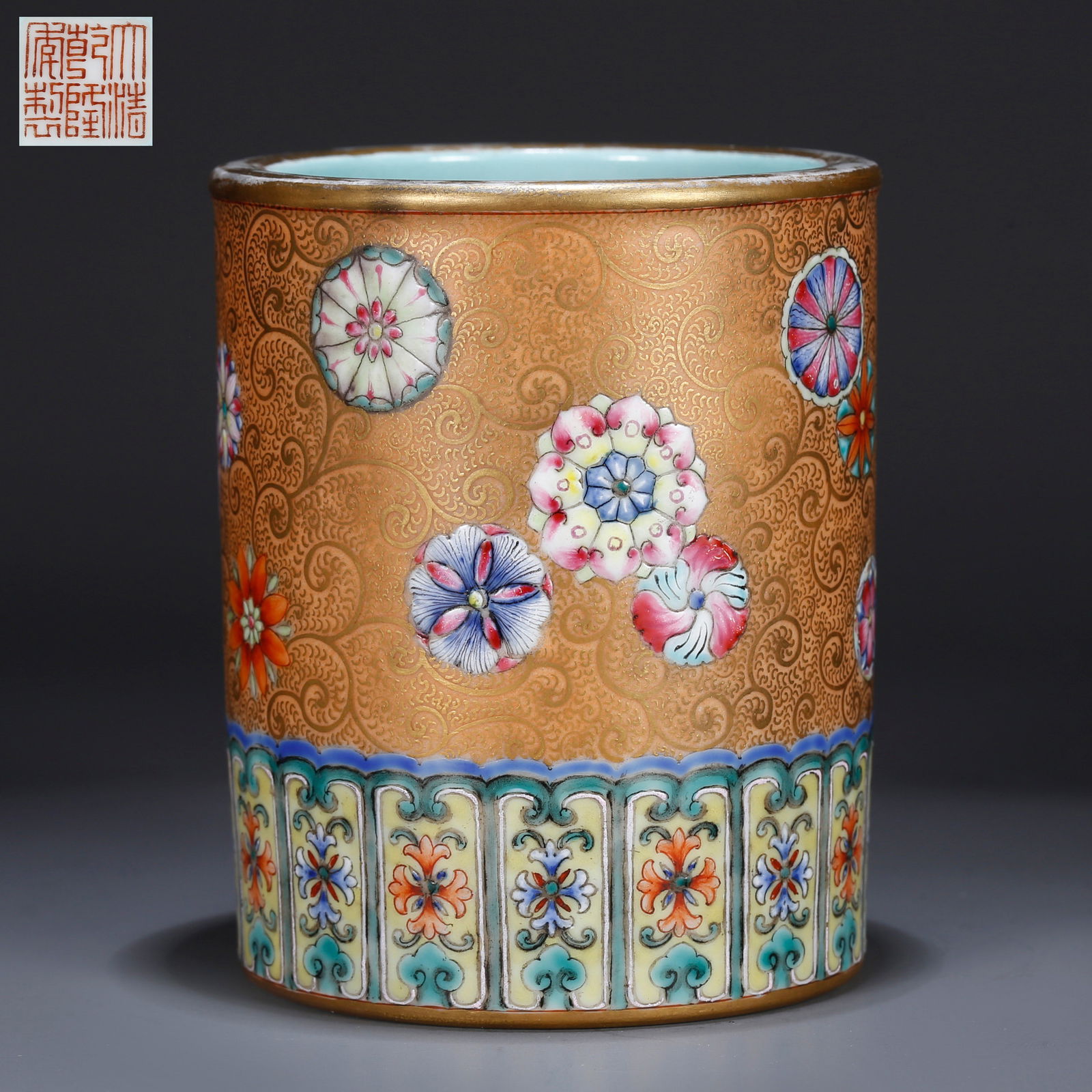 A ENAMELLED BRUSH POT WITH "EMBROIDERED BALL" DESIGN (1 of 10)