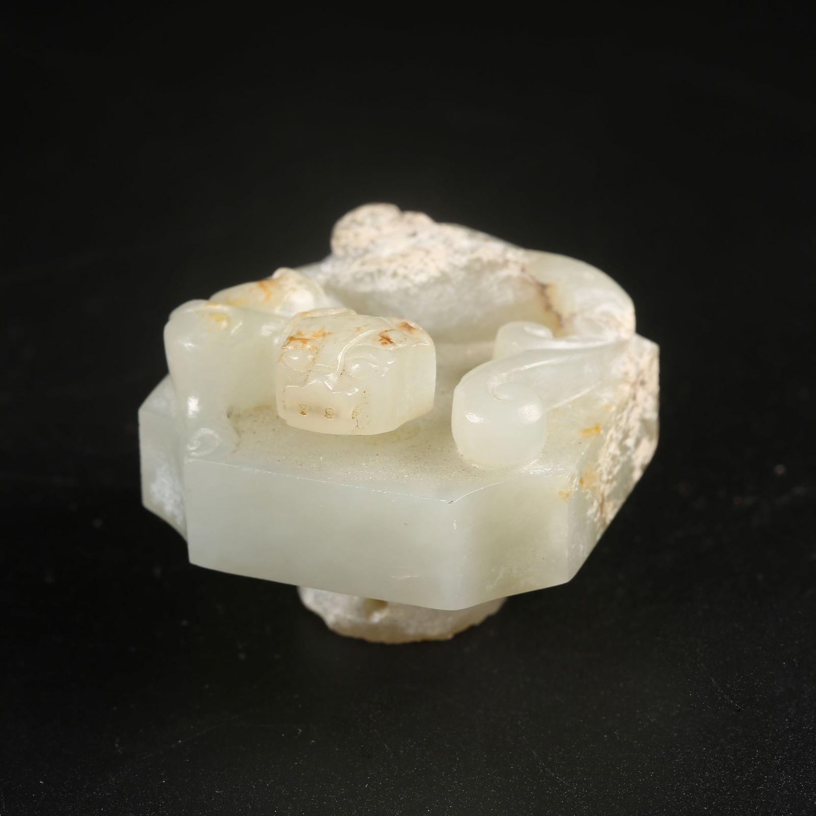 A ARCHAIC JADE CHI-DRAGON ORNAMENT (1 of 8)