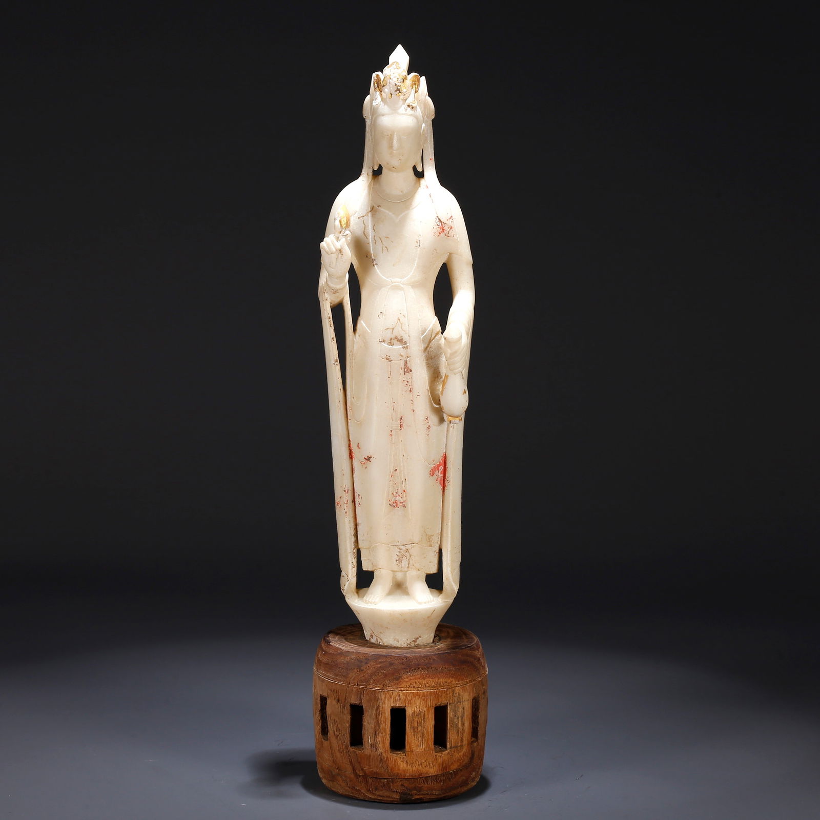 A HAN WHITE JADE STANDING GUANYIN BODHISATTVA STATUE: Han White Jade Standing Guanyin Bodhisattva Statue