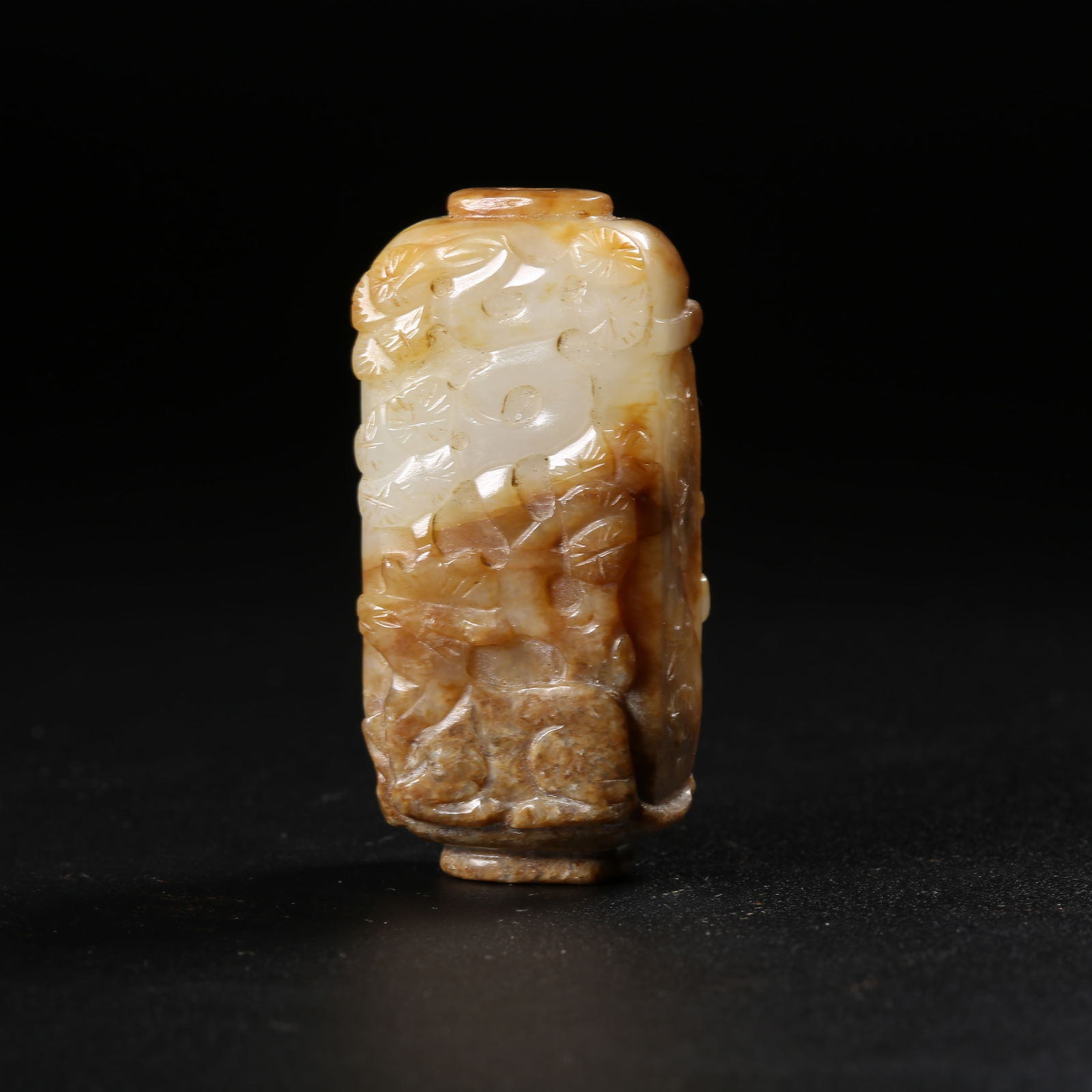 A MEDIEVAL JADE SONGSHAN TROUGH-SHAPED ORNAMENT (1 of 9)