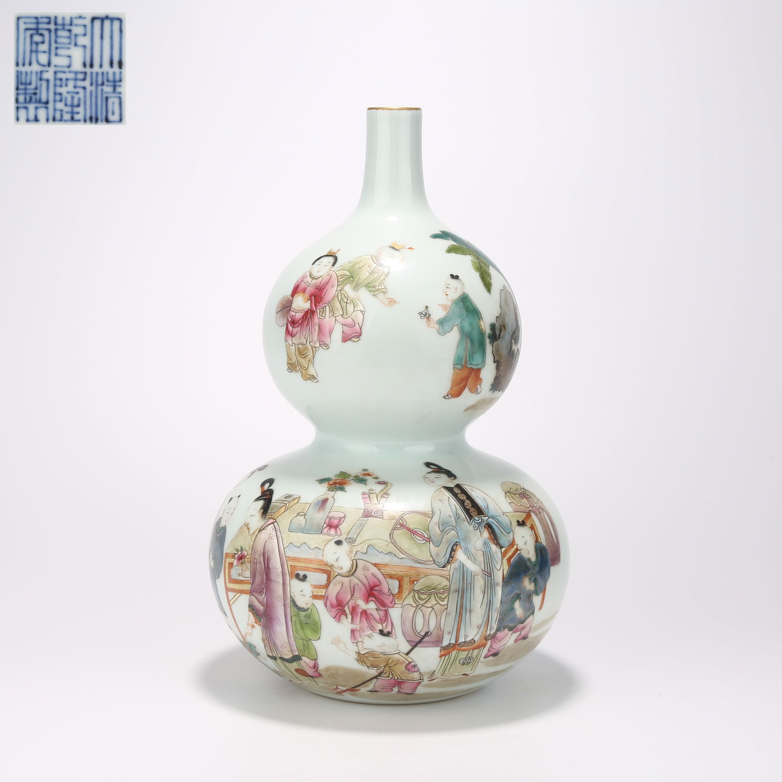 A FAMILLE ROSE GOURD VASE WITH BOYS AT PLAY MOTIF: Famille Rose Gourd Vase with Boys at Play Motif