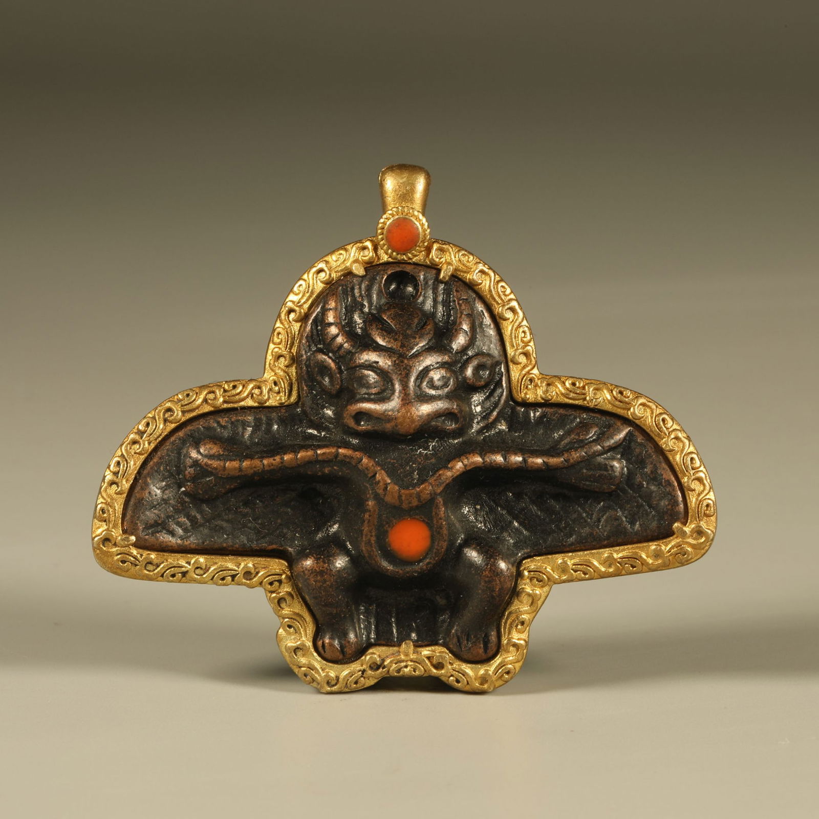A IRON GREAT ROC WITH GOLDEN WINGS PENDANT (1 of 6)