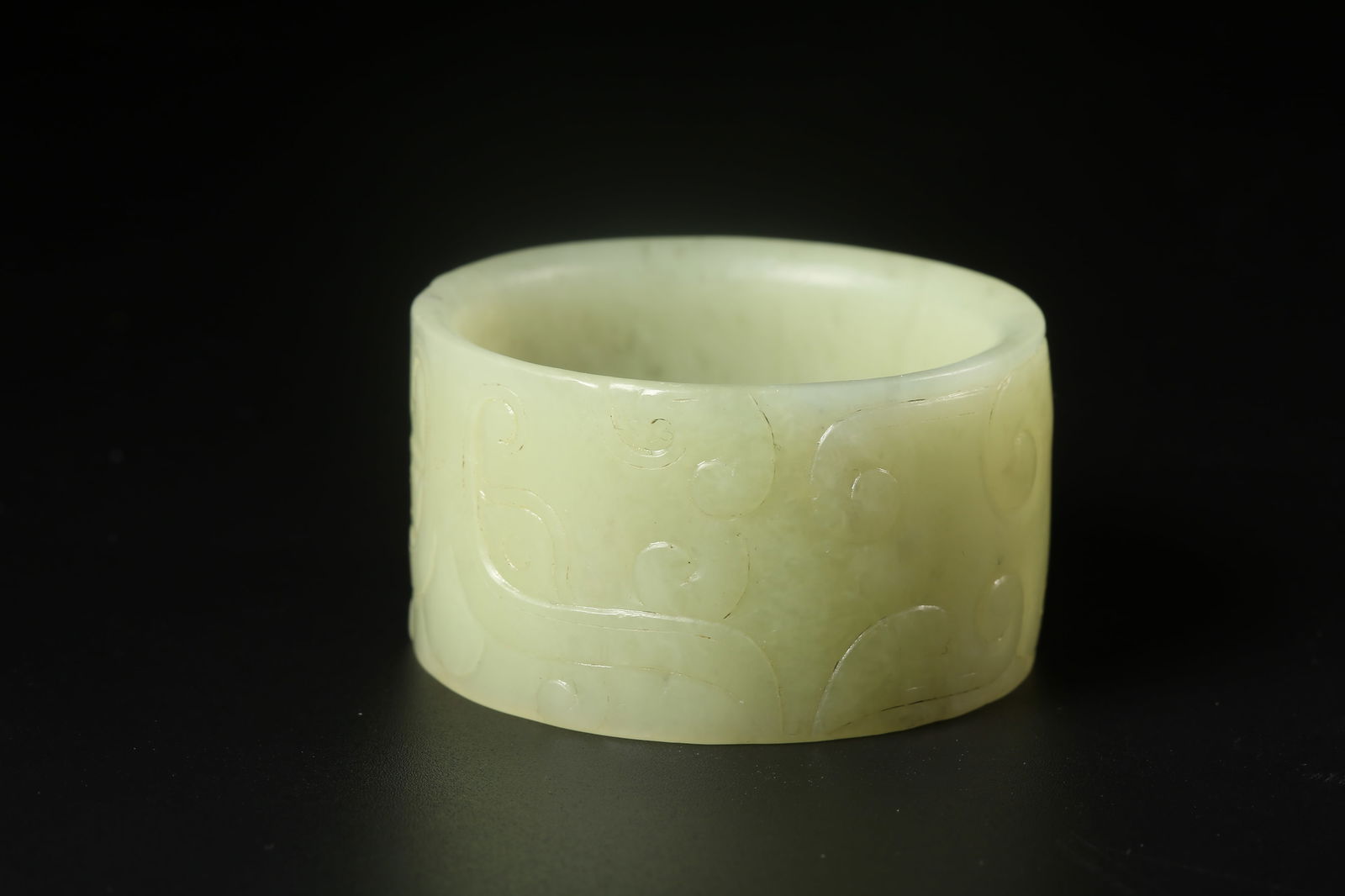 A HETIAN JADE RING - 3
