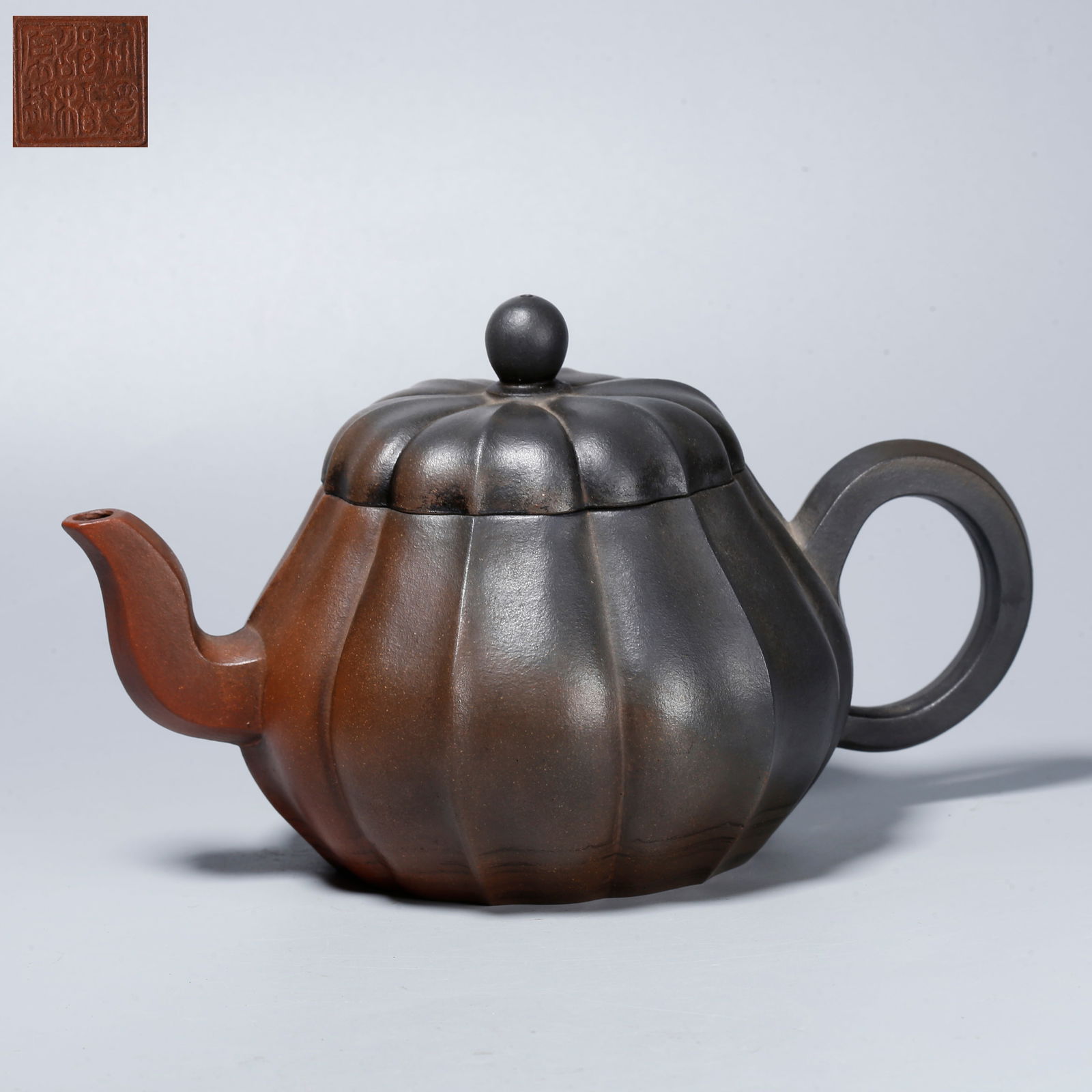 A ZISHA EWER IN CARVED MELON FORM (1 of 9)