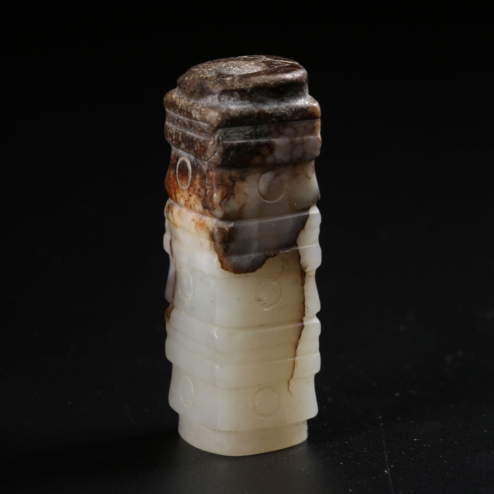 A ARCHAIC JADE CONG WITH DIVINE FACE MOTIF (1 of 9)