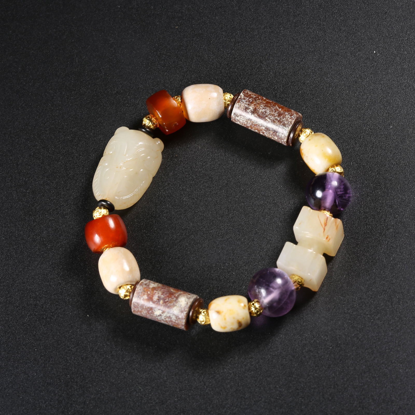 A ANCIENT JADE BRACELET (1 of 7)