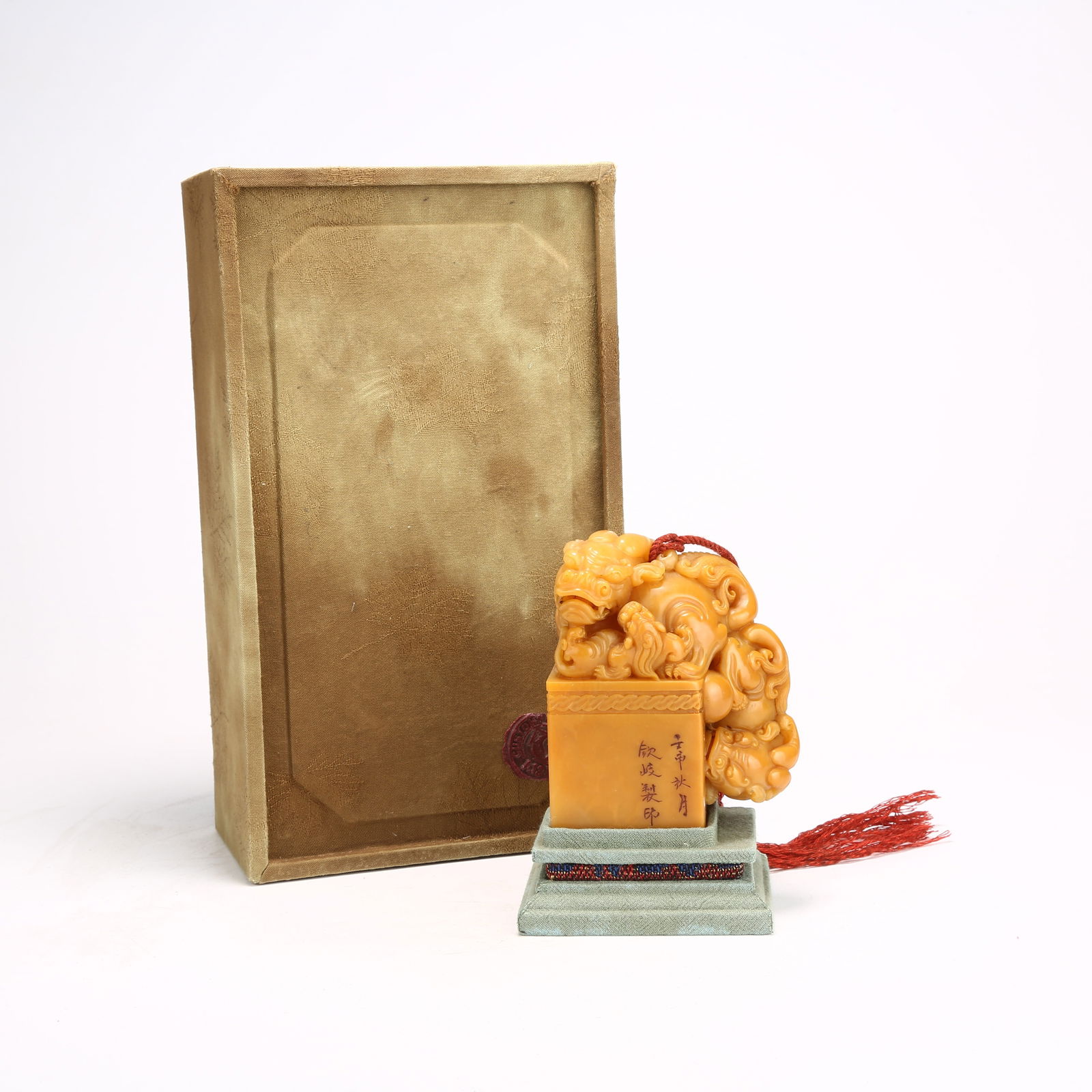 A SHOUSHAN TIANHUANG STONE SEAL WITH BEAST KNOB: Shoushan Tianhuang Stone Seal with Beast Knob