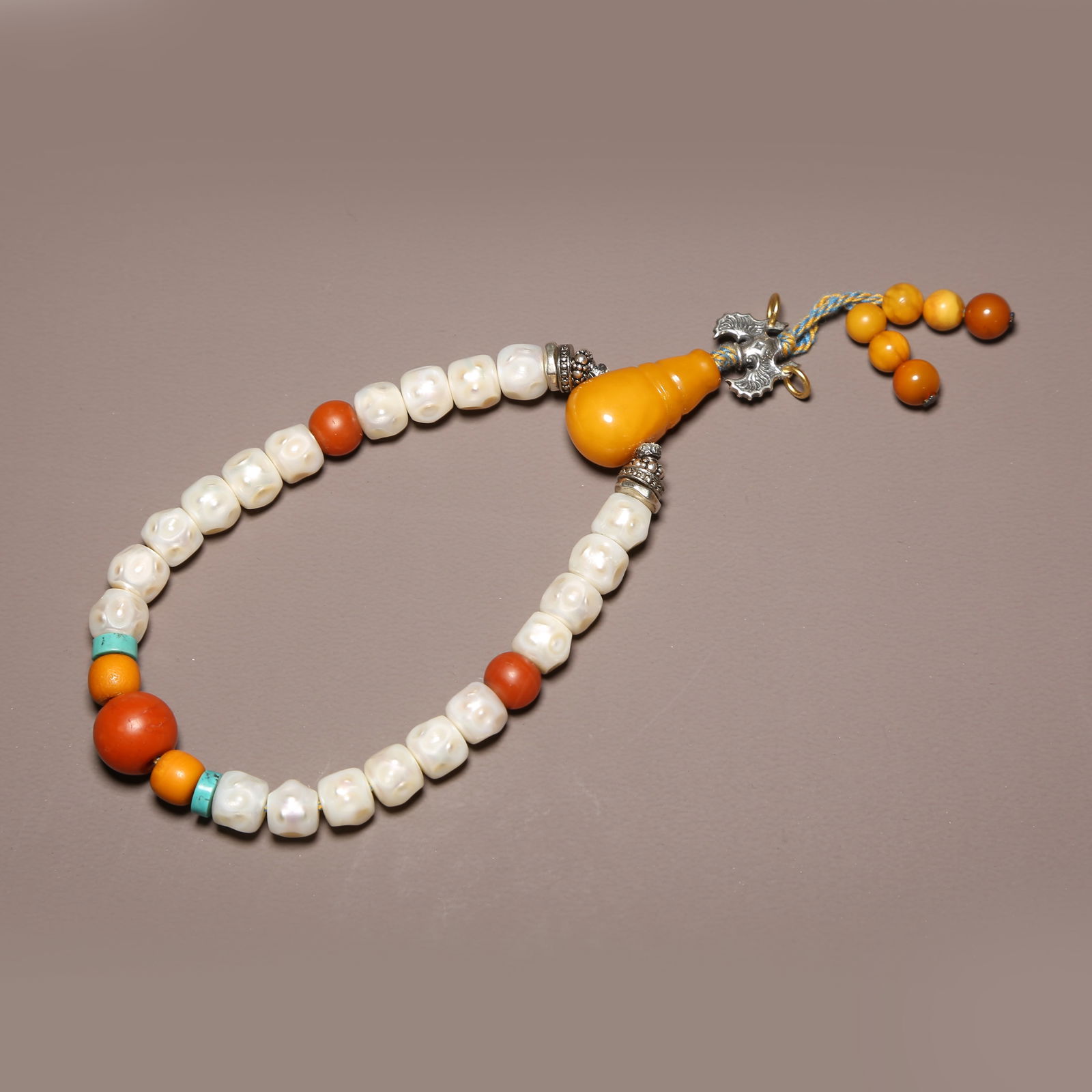 A STRAND OF DONG ZHU (EASTERN BEAD) (1 of 8)