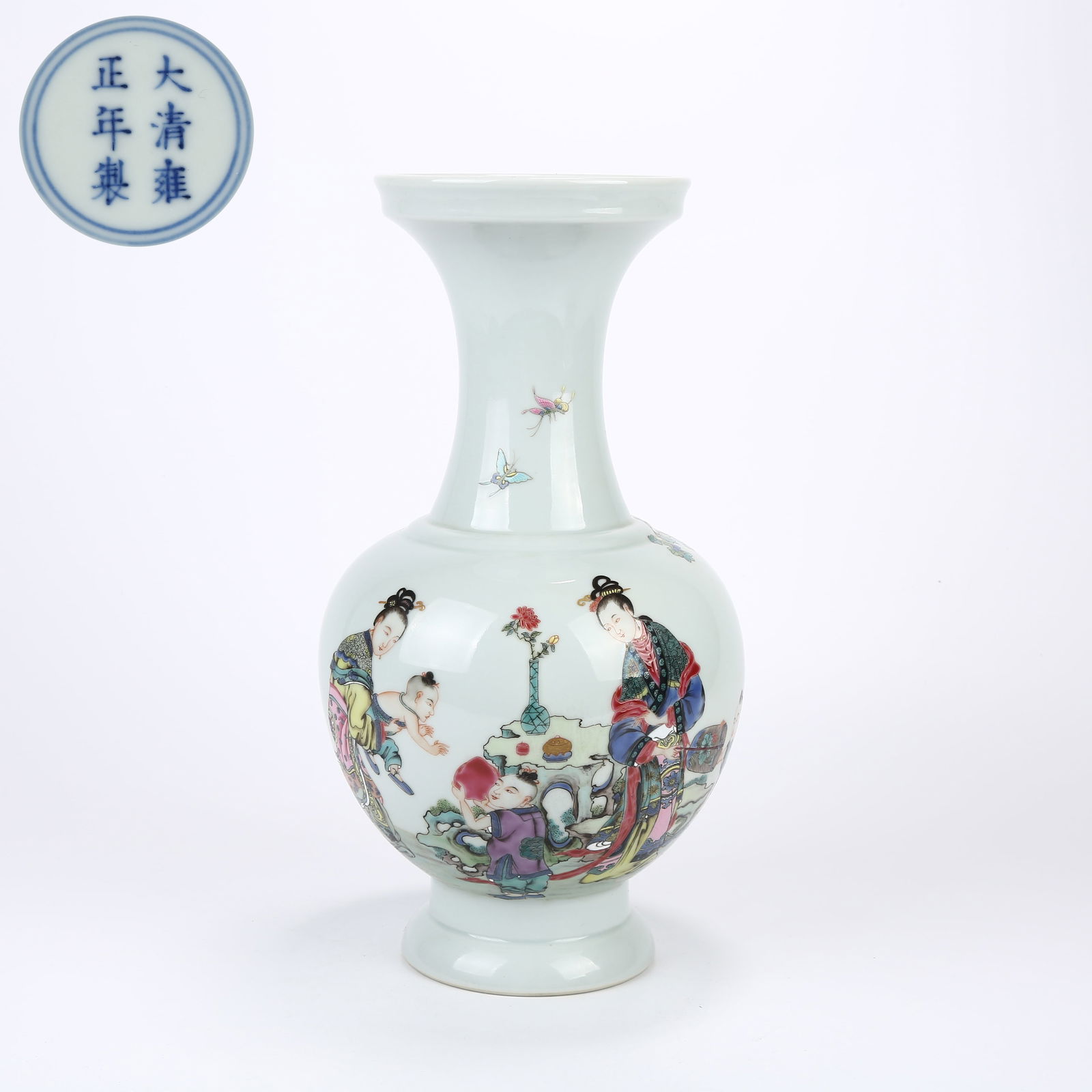 A FAMILLE ROSE STRAIGHT-NECK VASE WITH "TEACHING CHILDREN IN THE GARDEN" SCENE: Famille rose straight-neck vase with "Teaching Children in the Garden" scene