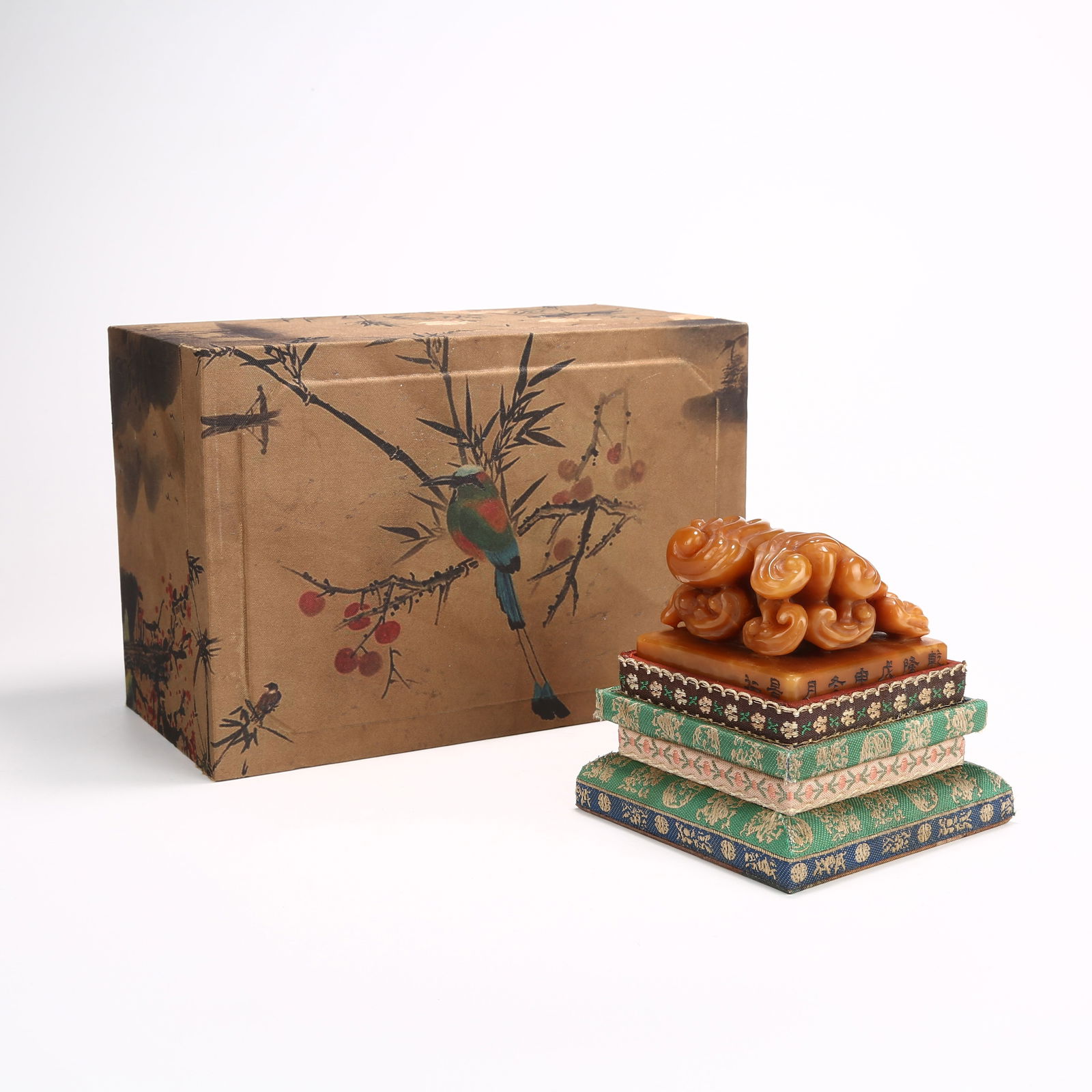 A SHOUSHAN TIANHUANG STONE SEAL WITH LINGZHI FUNGUS KNOB: Shoushan Tianhuang Stone Seal with Lingzhi Fungus Knob