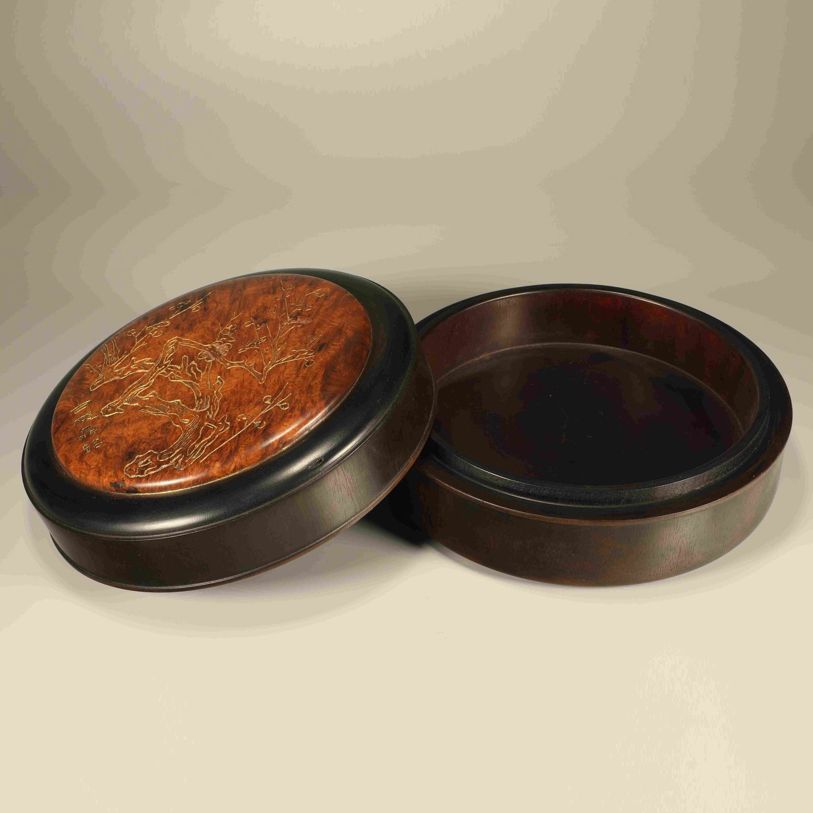 A ZITAN AND CHERRYWOOD INLAID PLUM BLOSSOM WITH GILDING PRESENTATION BOX (1 of 7)