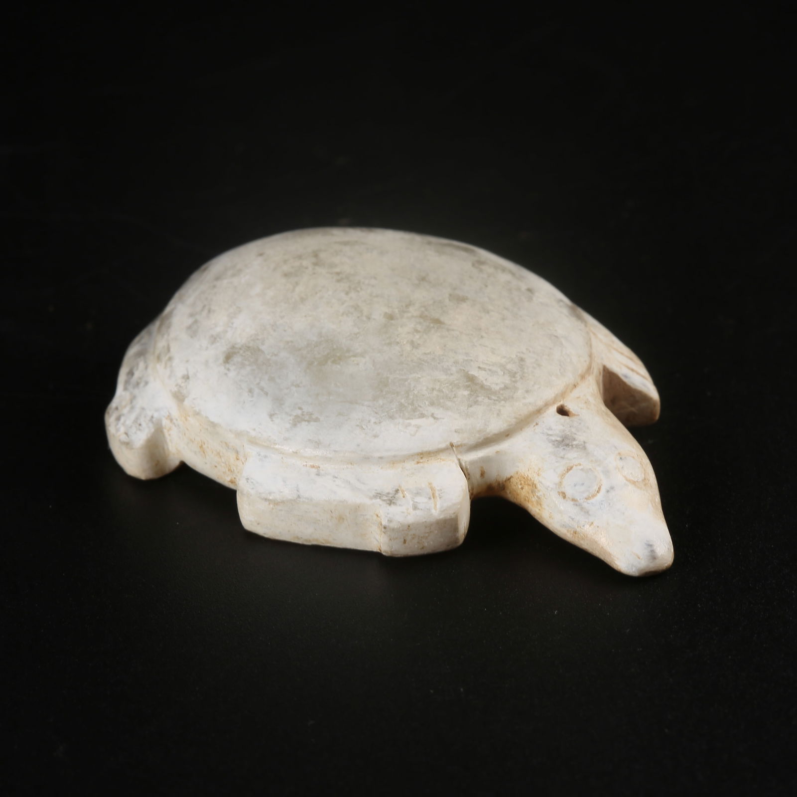 A ARCHAIC JADE TURTLE PENDANT (1 of 8)