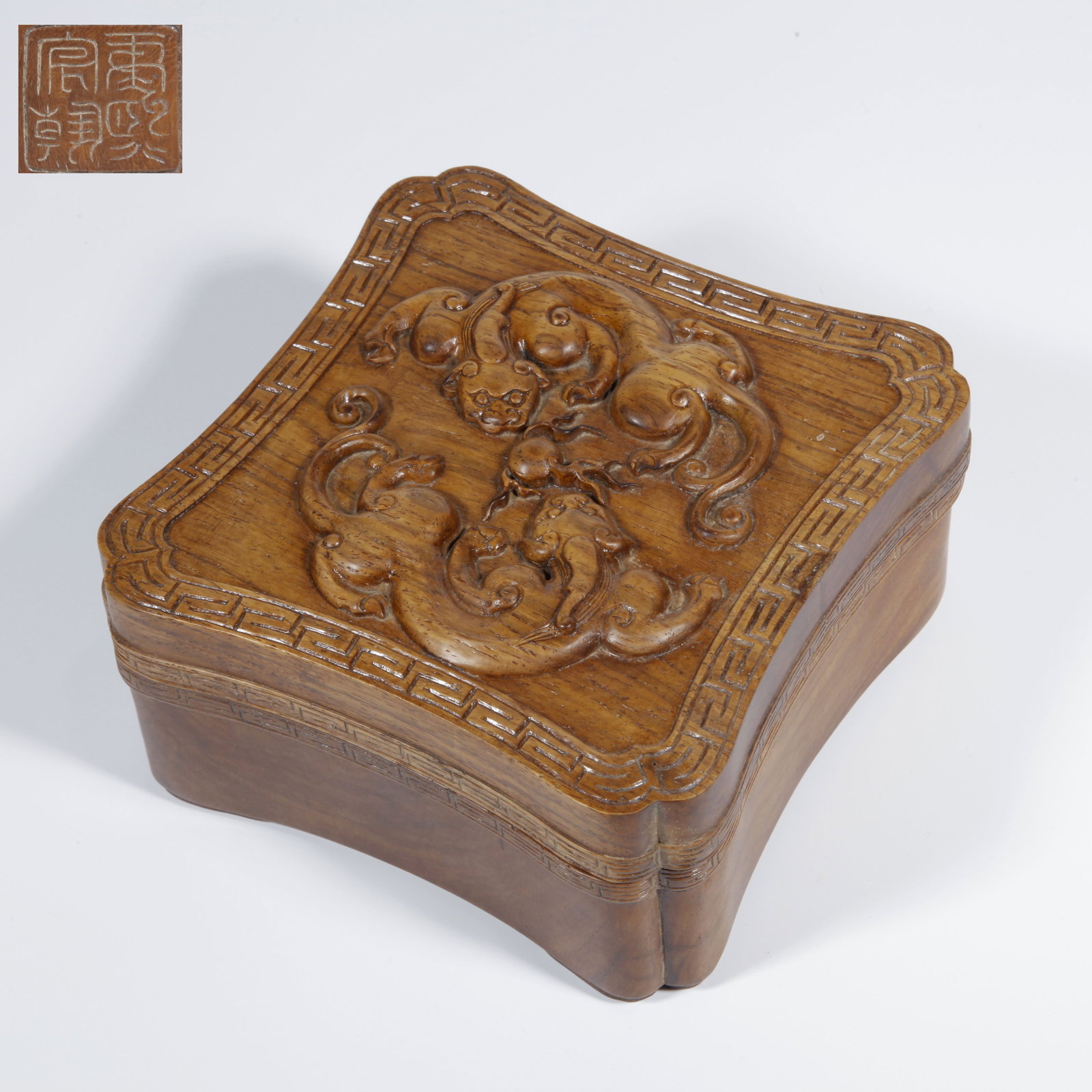 A HUANGHUALI WOOD CARVING DOUBLE DRAGON PATTERN COVERED BOX (1 of 9)