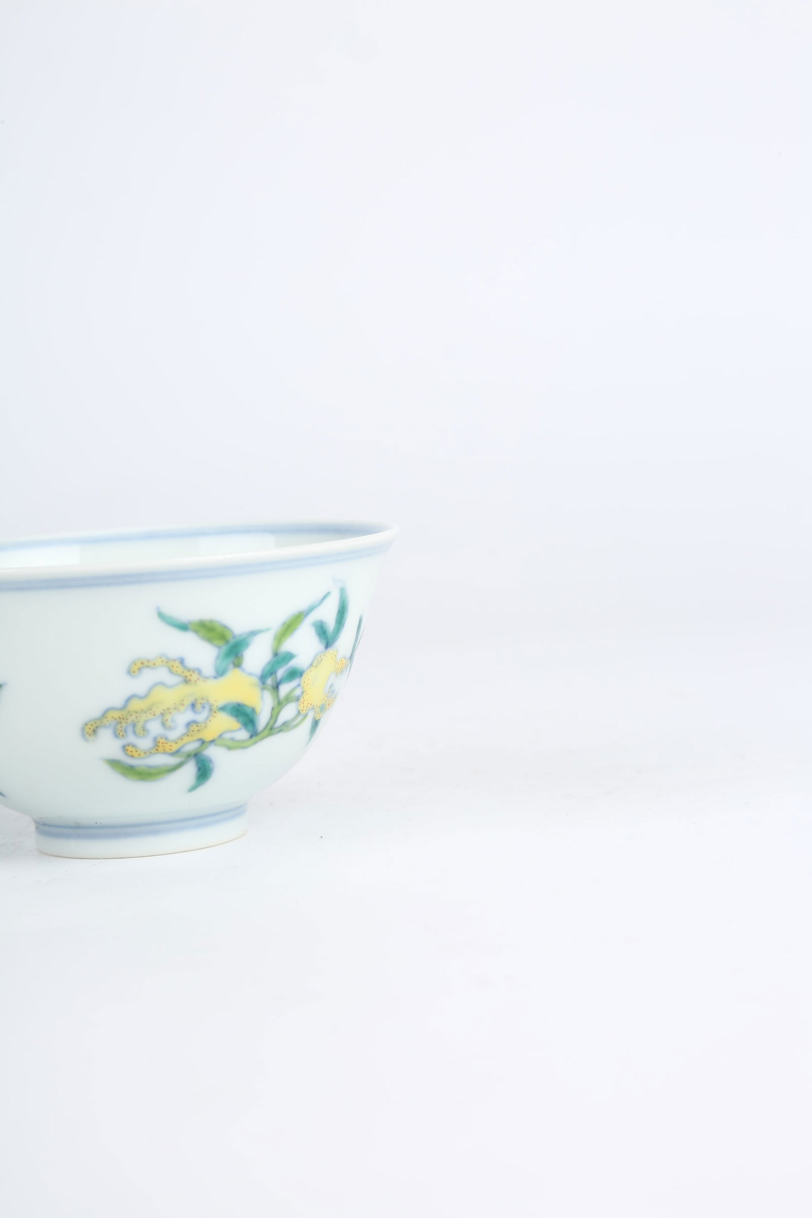 A DOUCAI "THREE ABUNDANCES" PATTERNED CUP - 6