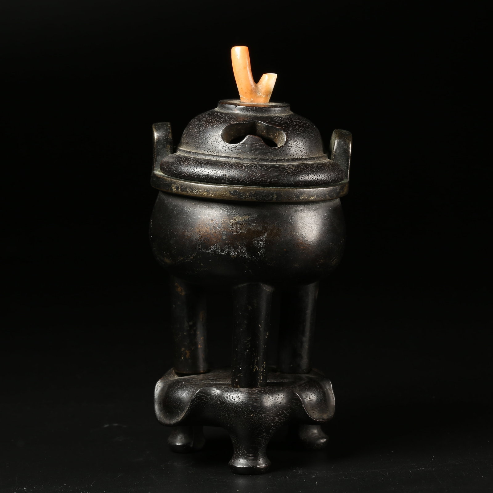 A BRONZE TRIPOD INCENSE BURNER (1 of 10)